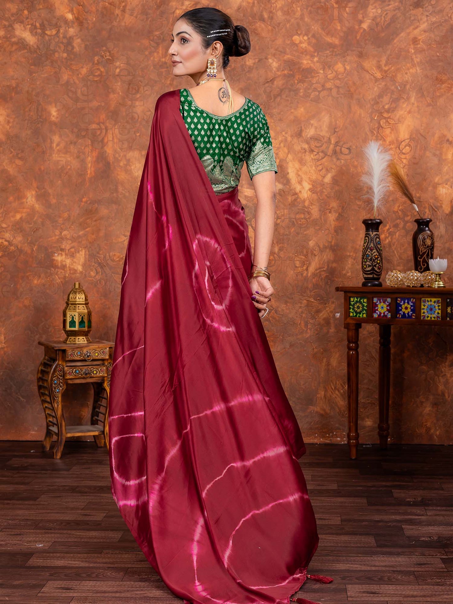 Women's Satin Silk Magenta Printed Designer Saree With Blouse Piece