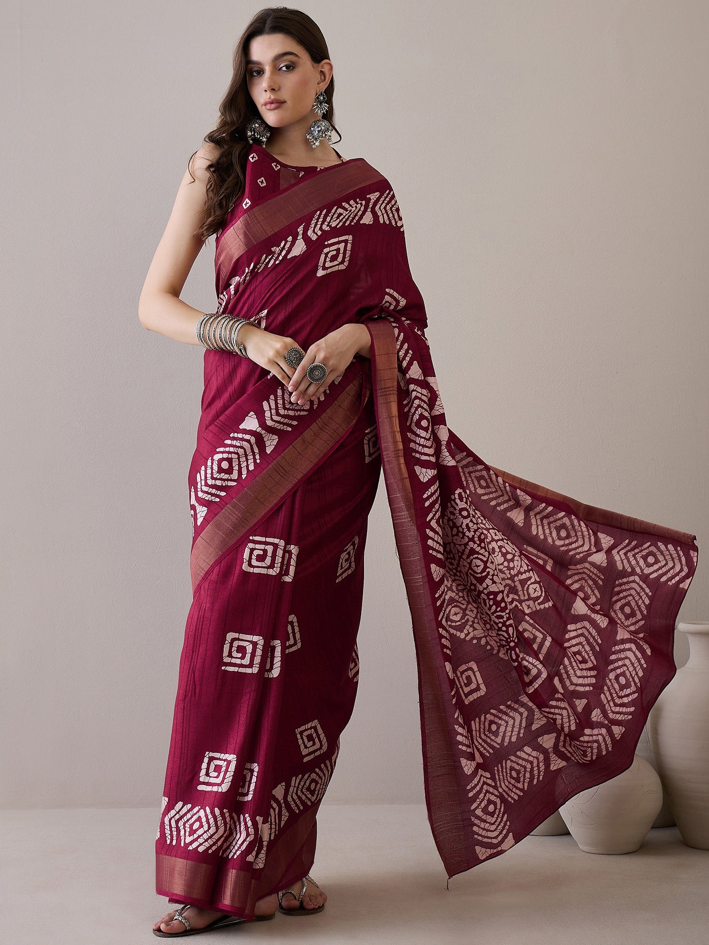 Women's Silk Blend Magenta Printed Designer Saree With Blouse Piece