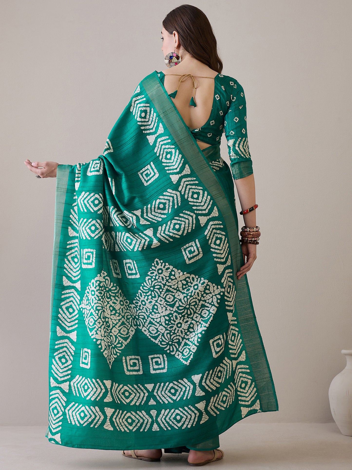Women's Silk Blend Teal green Printed Designer Saree With Blouse Piece
