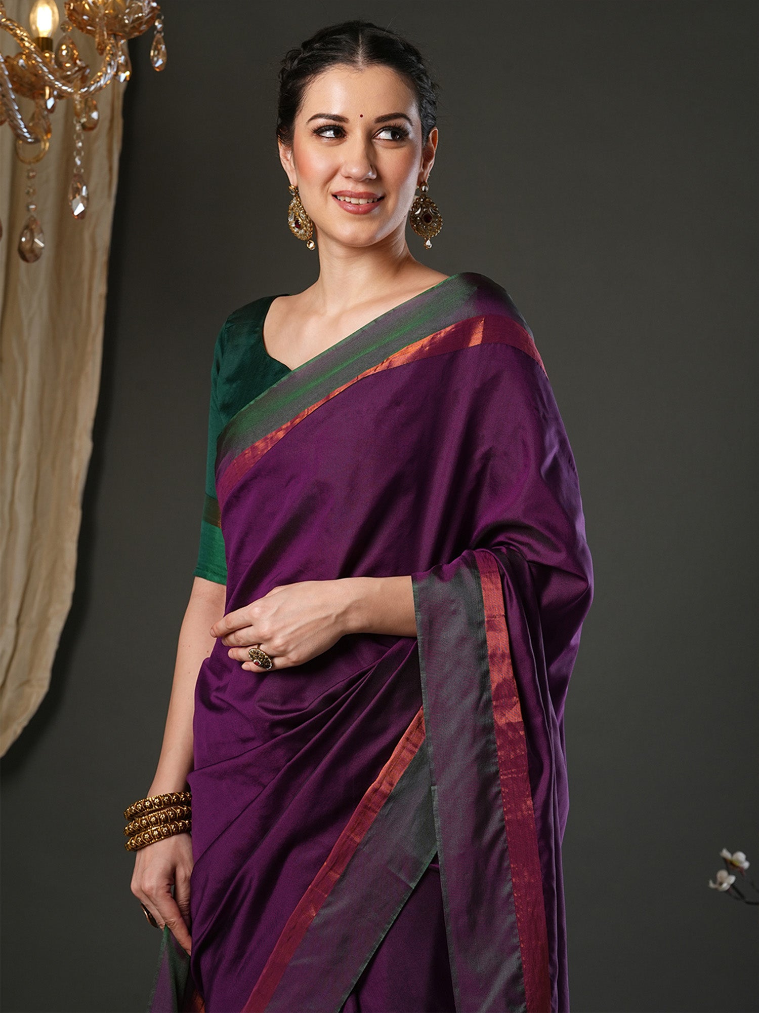 Women's Aura Silk Magenta Woven Design Designer Saree With Blouse Piece