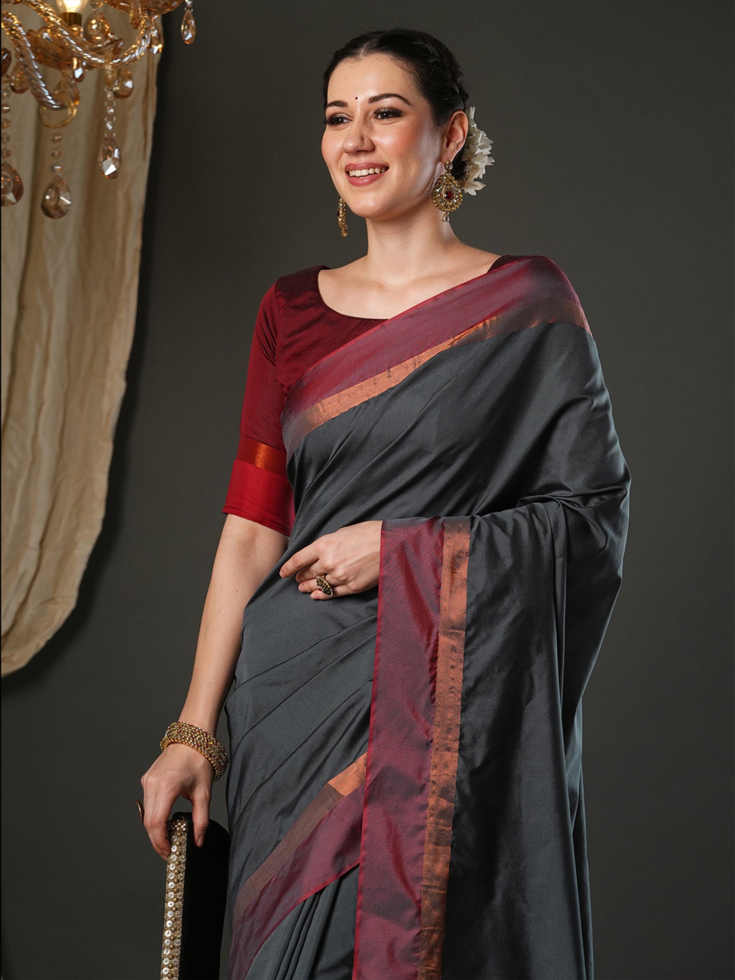 Women's Aura Silk Grey Woven Design Designer Saree With Blouse Piece