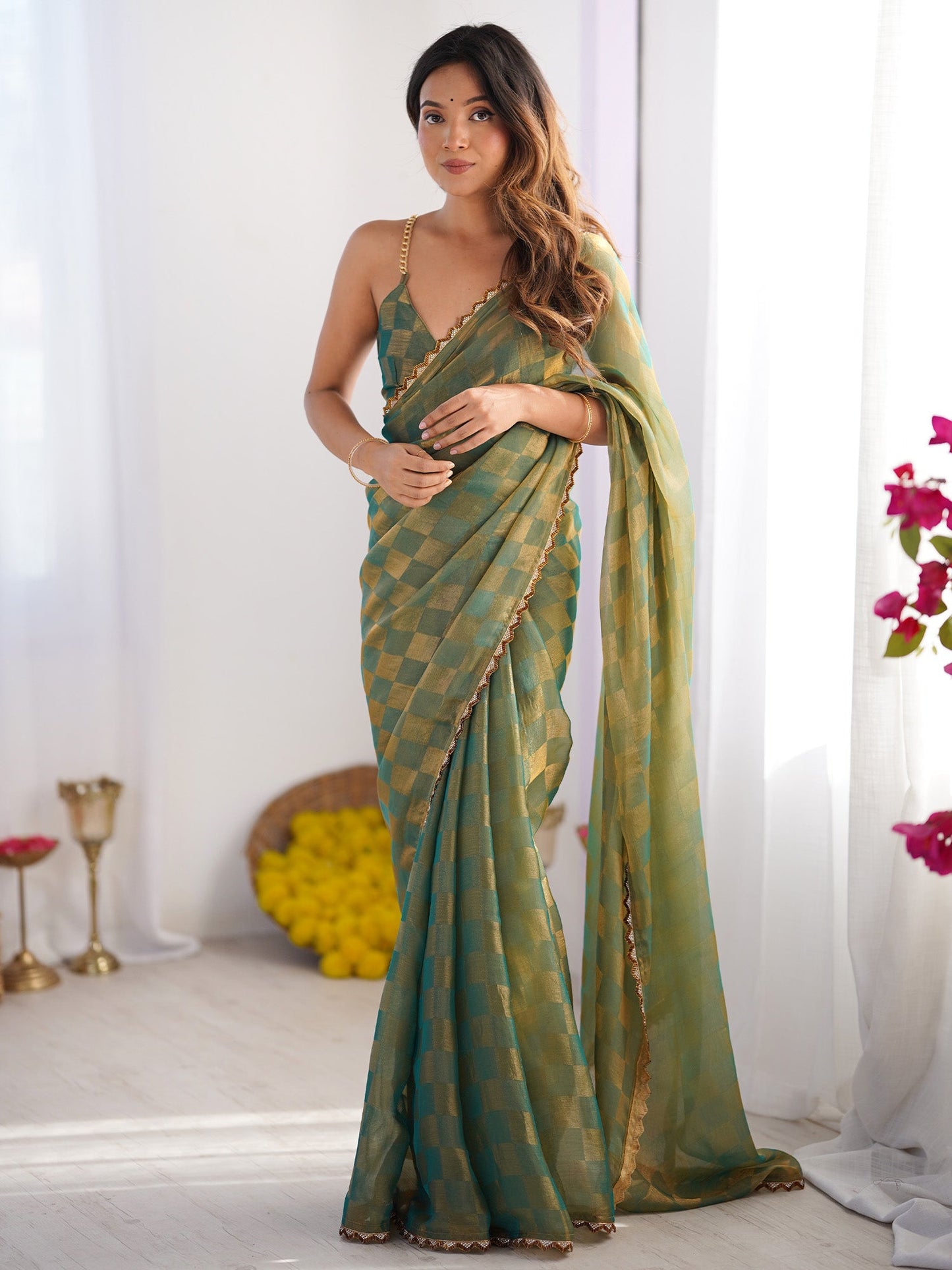 Women's Chiffon Purple Embellished Designer Saree With Blouse Piece