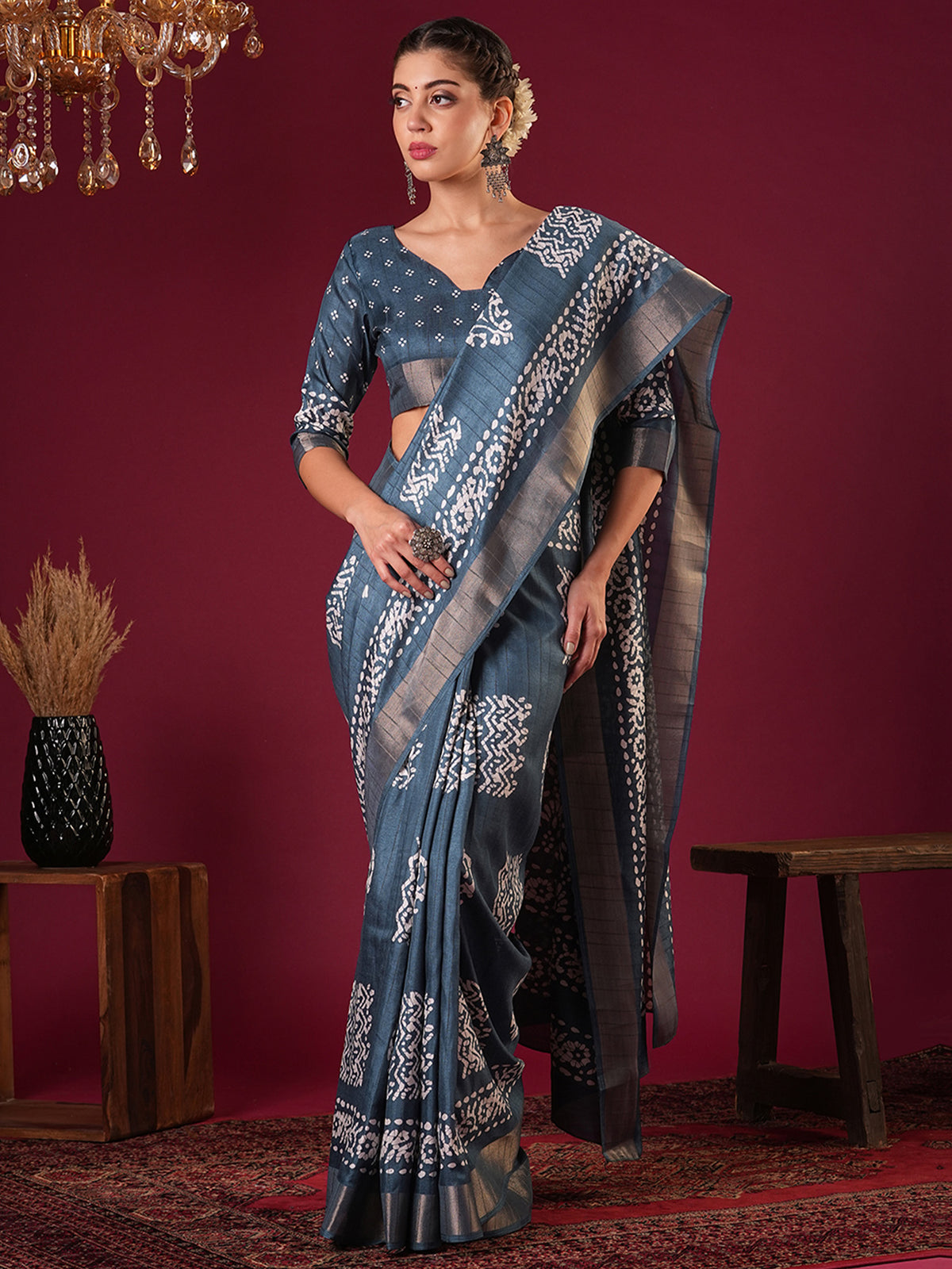 Women's Silk Blend Blue Printed Designer Saree With Blouse Piece