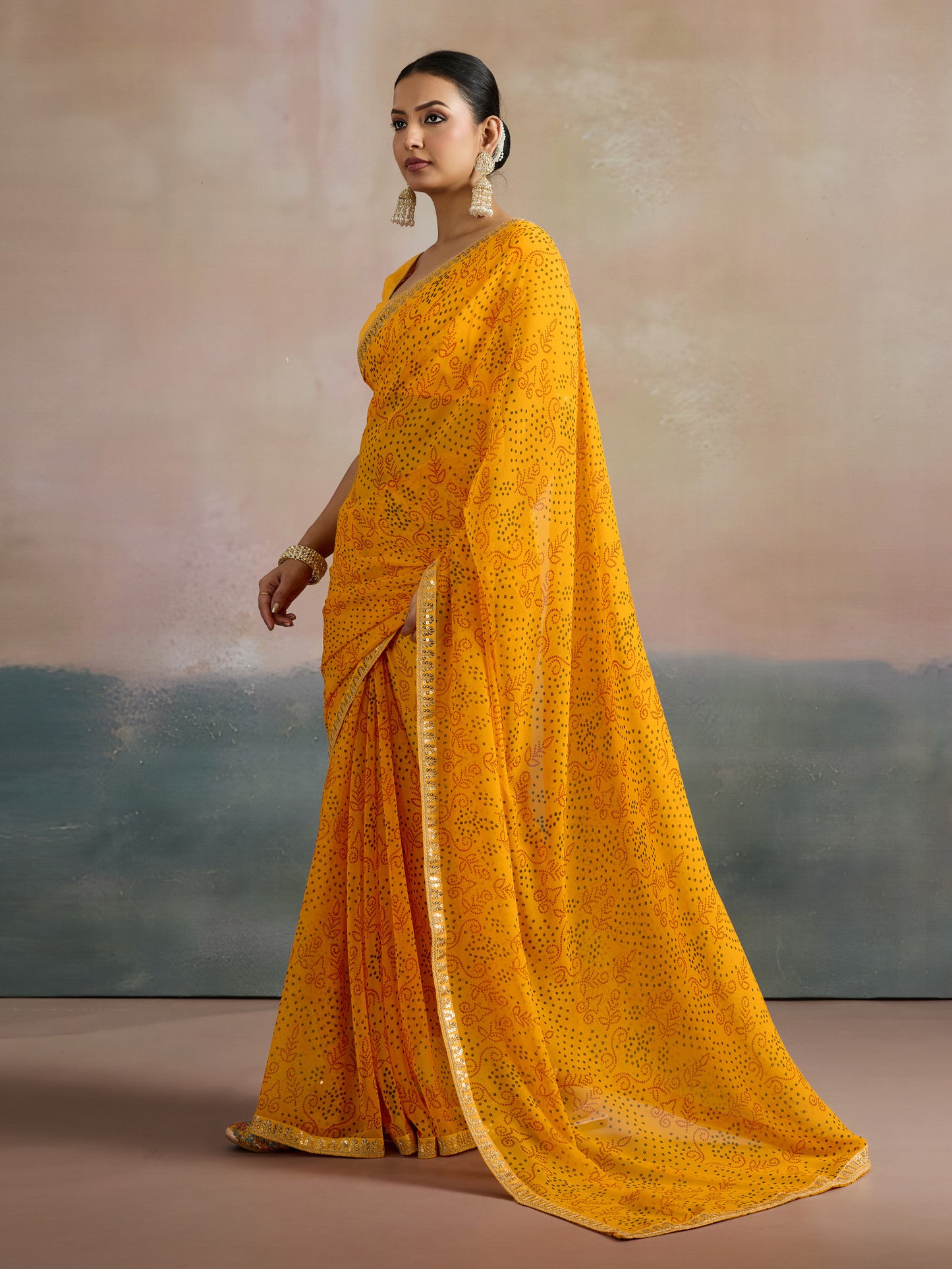 Women's Georgette Yellow Printed Designer Saree With Blouse Piece