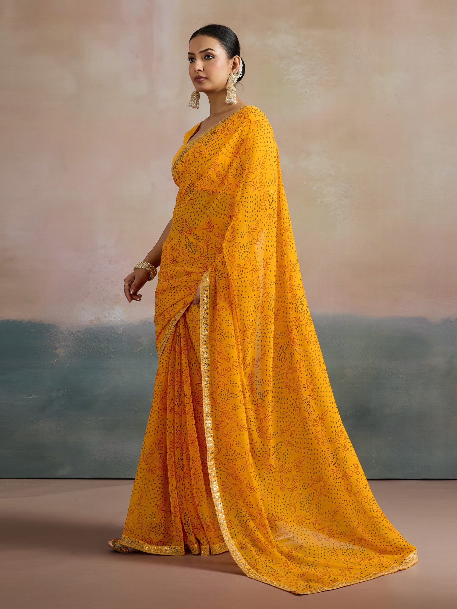Women's Georgette Yellow Printed Designer Saree With Blouse Piece