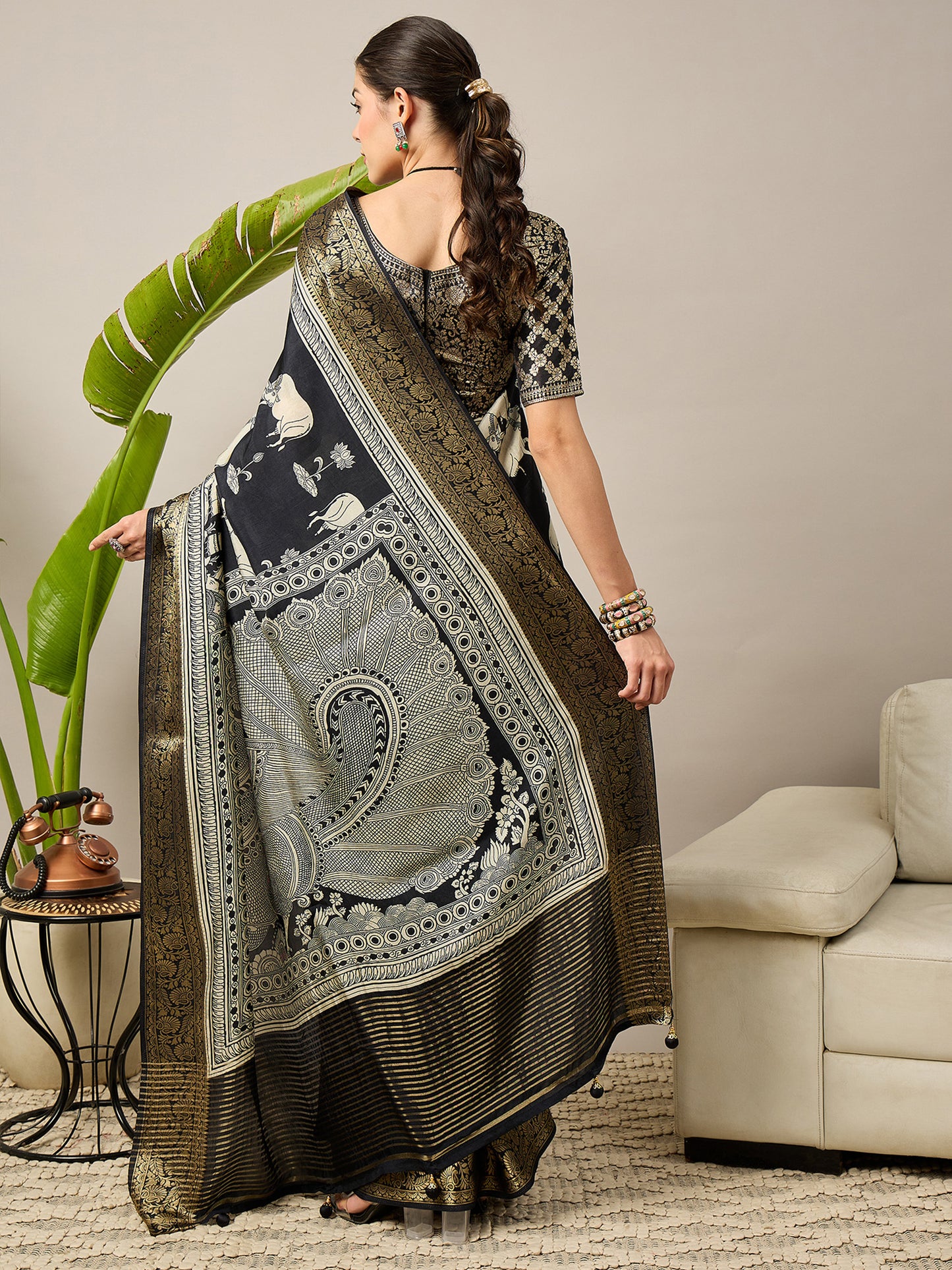 Women's Viscose Black Printed Designer Saree With Blouse Piece