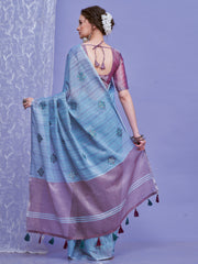 ساري نسائي من الكتان الأزرق الفاتح بتصميم منسوج مع قطعة بلوزة