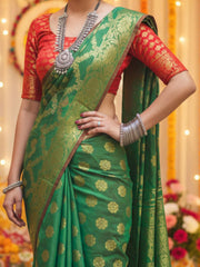 Women's Patola Silk Green Woven Design DesignerSaree With Blouse Piece