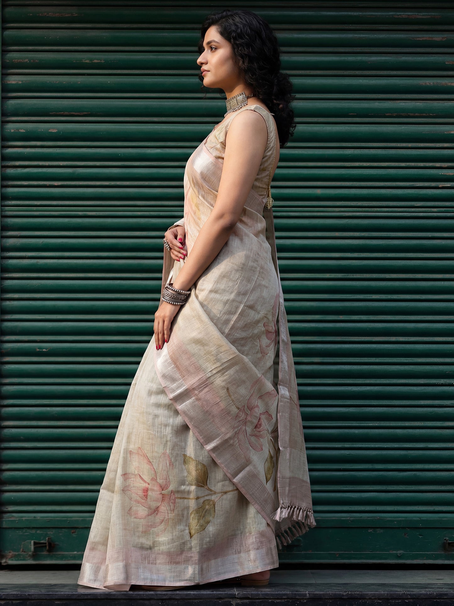 Women's Cotton Silk Beige Digital Print Designer Saree With Blouse Piece