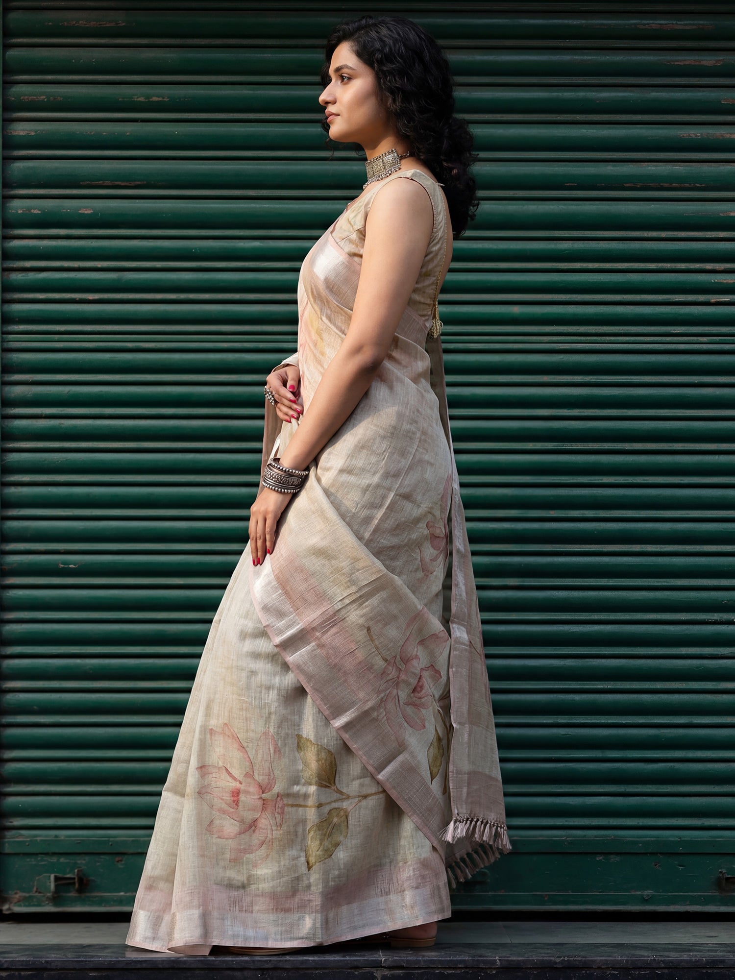 Women's Cotton Silk Beige Digital Print Designer Saree With Blouse Piece