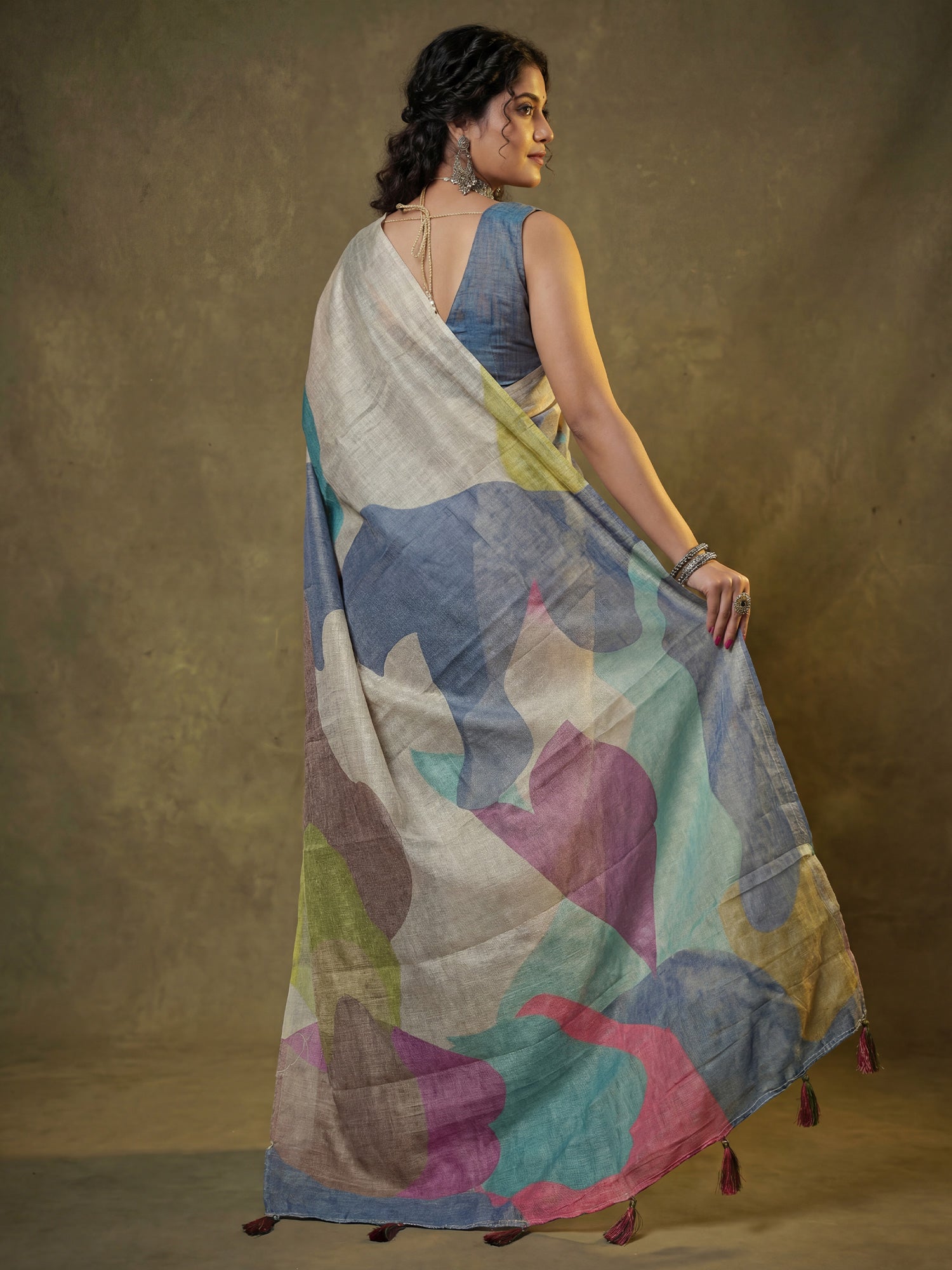Women's Cotton Silk Multicolored Digital Print Designer Saree With Blouse Piece