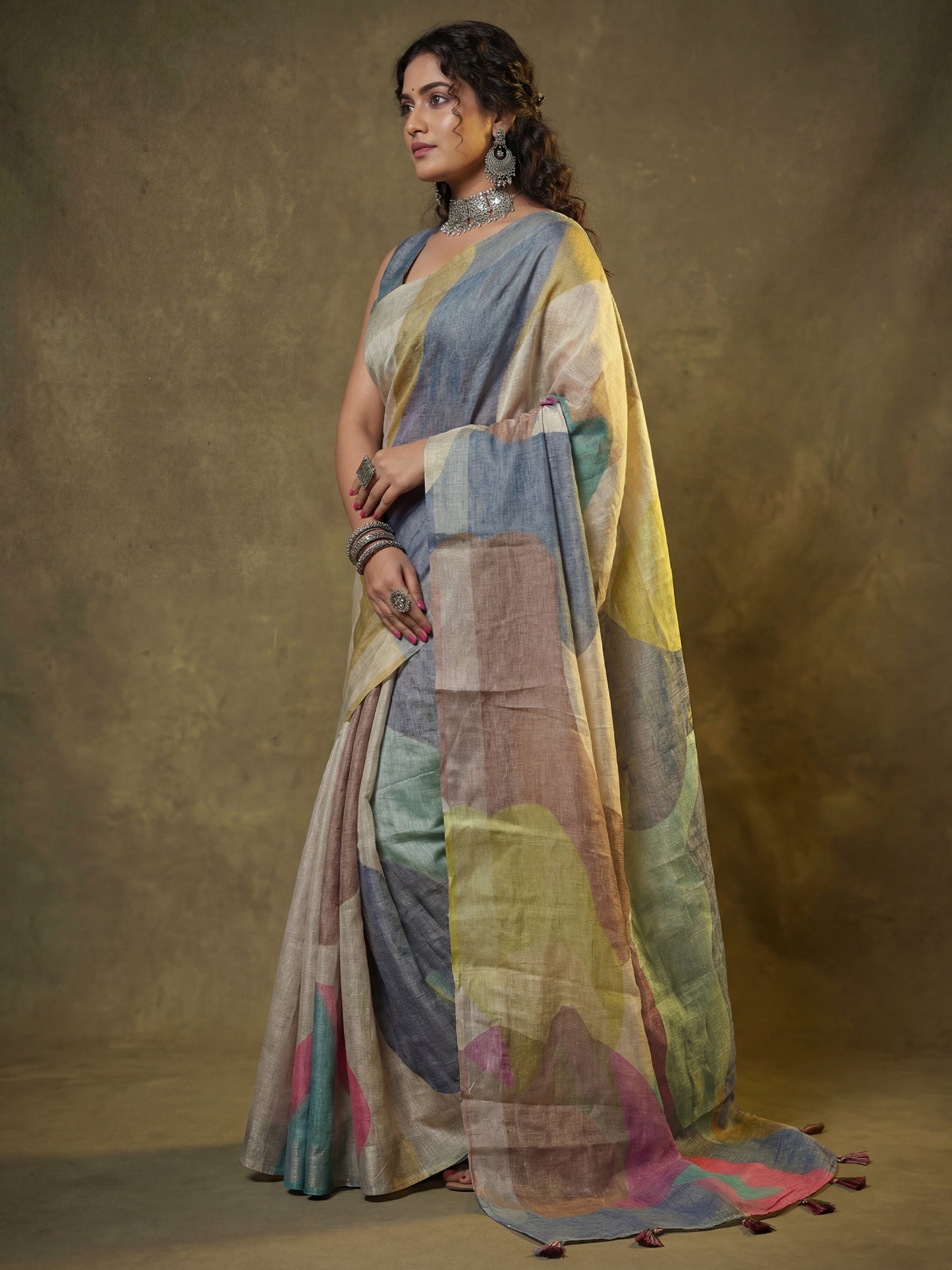 Women's Cotton Silk Multicolored Digital Print Designer Saree With Blouse Piece