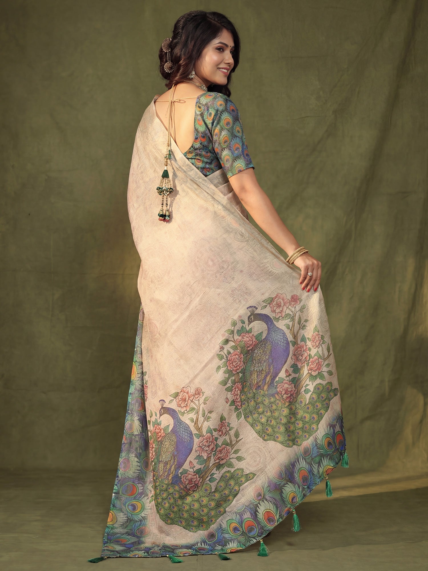 Women's Cotton Silk Beige Digital Print Designer Saree With Blouse Piece