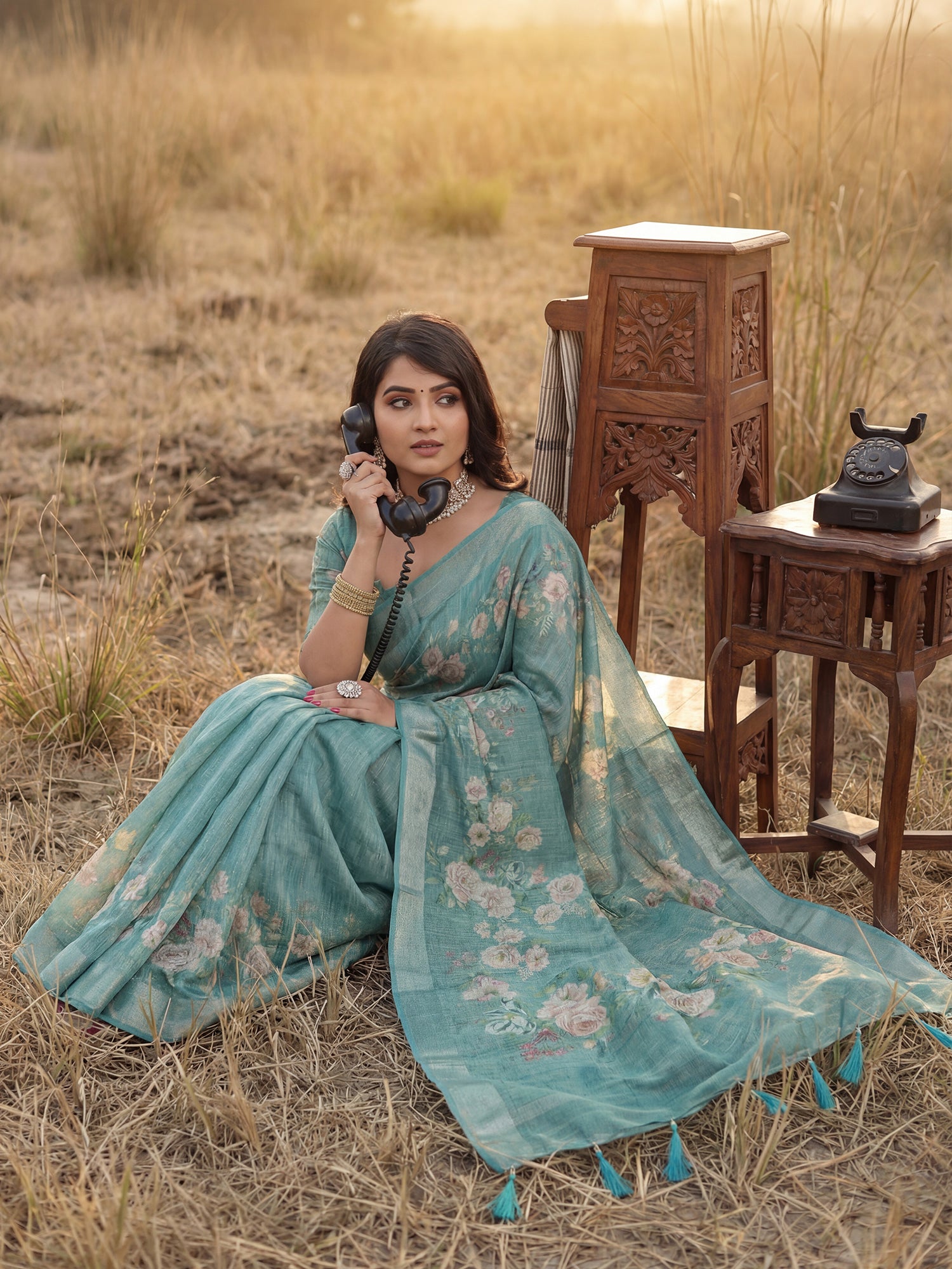 Women's Cotton Silk Light Blue Digital Print Designer Saree With Blouse Piece