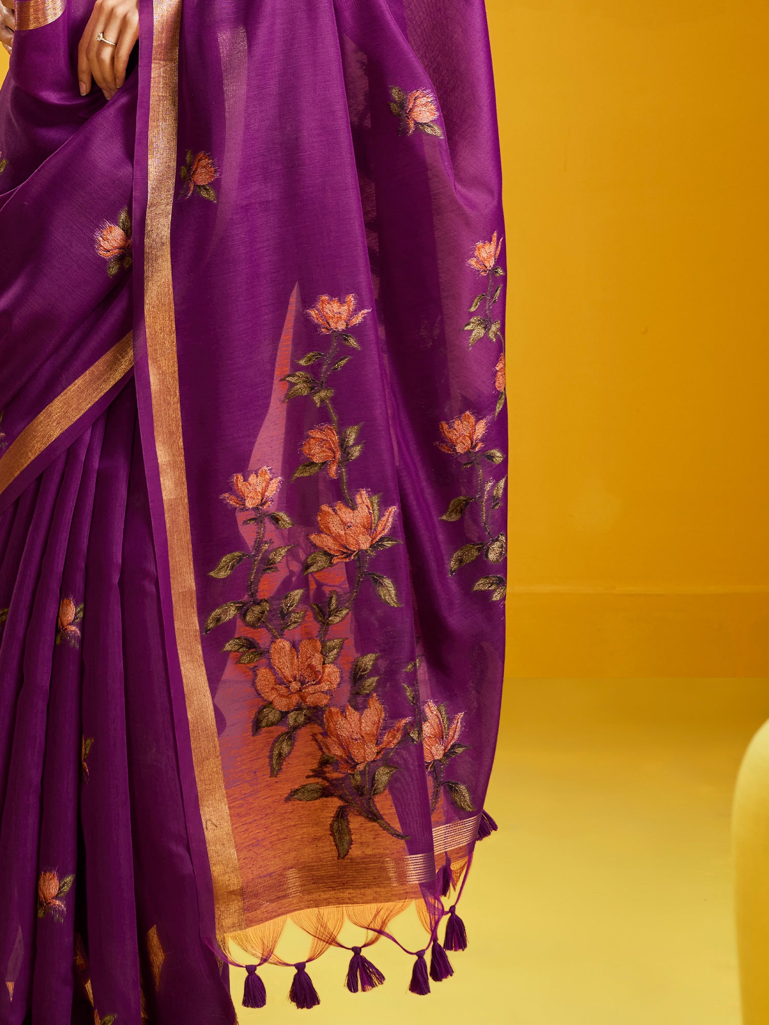 Women's Cotton Silk Magenta Woven Design Designer Saree With Blouse Piece