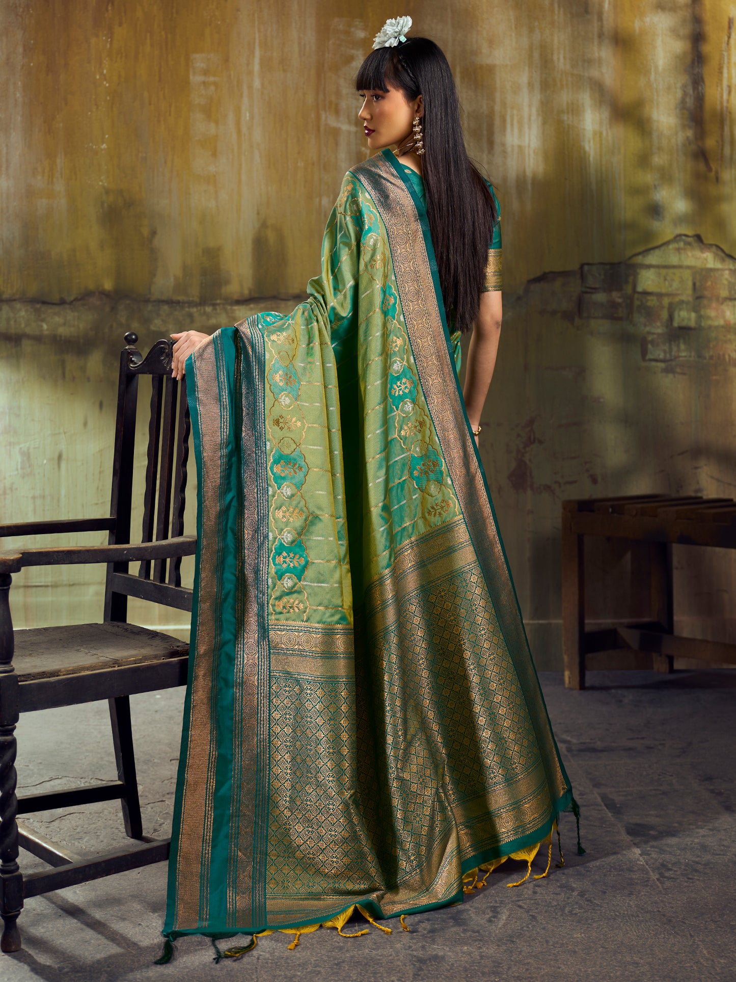 Women's Pure Silk Teal green Woven Design Designer Saree With Blouse Piece