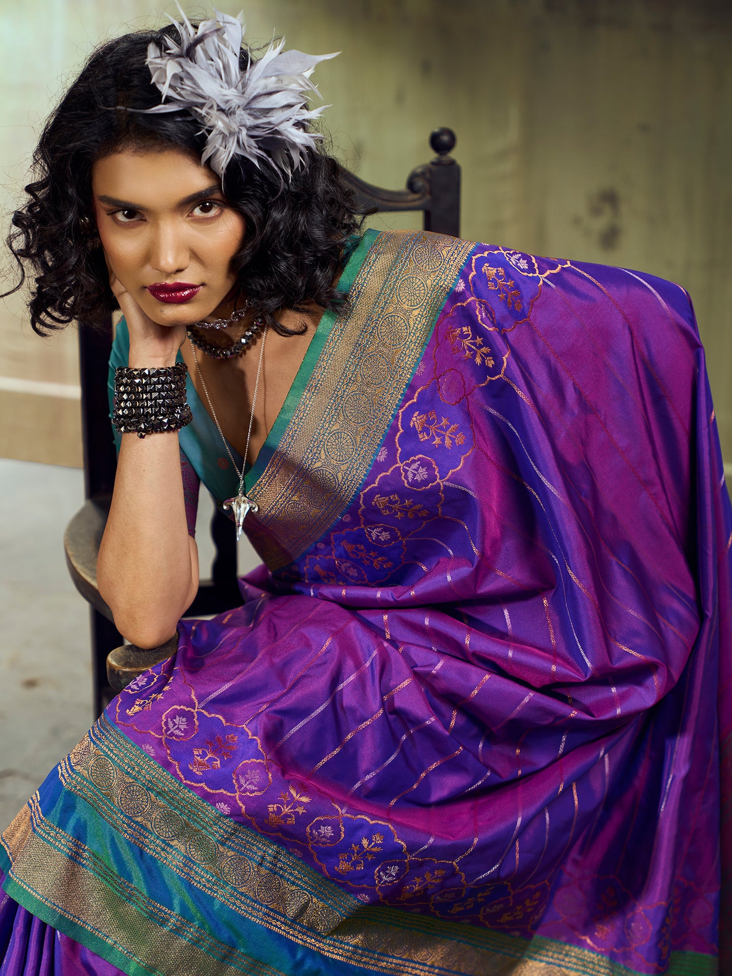 Women's Pure Silk Purple Woven Design Designer Saree With Blouse Piece