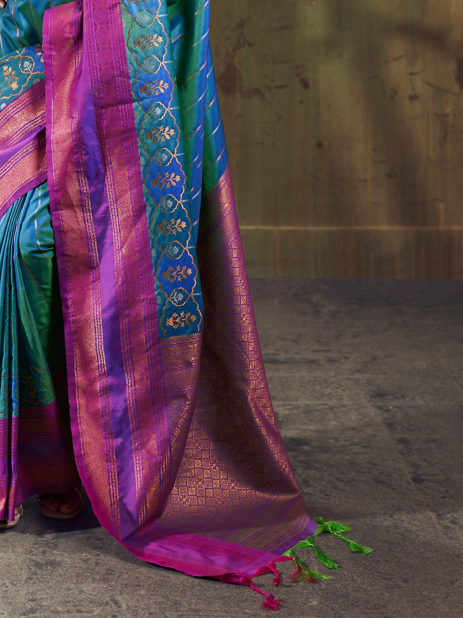 Women's Pure Silk Light Blue Woven Design Designer Saree With Blouse Piece