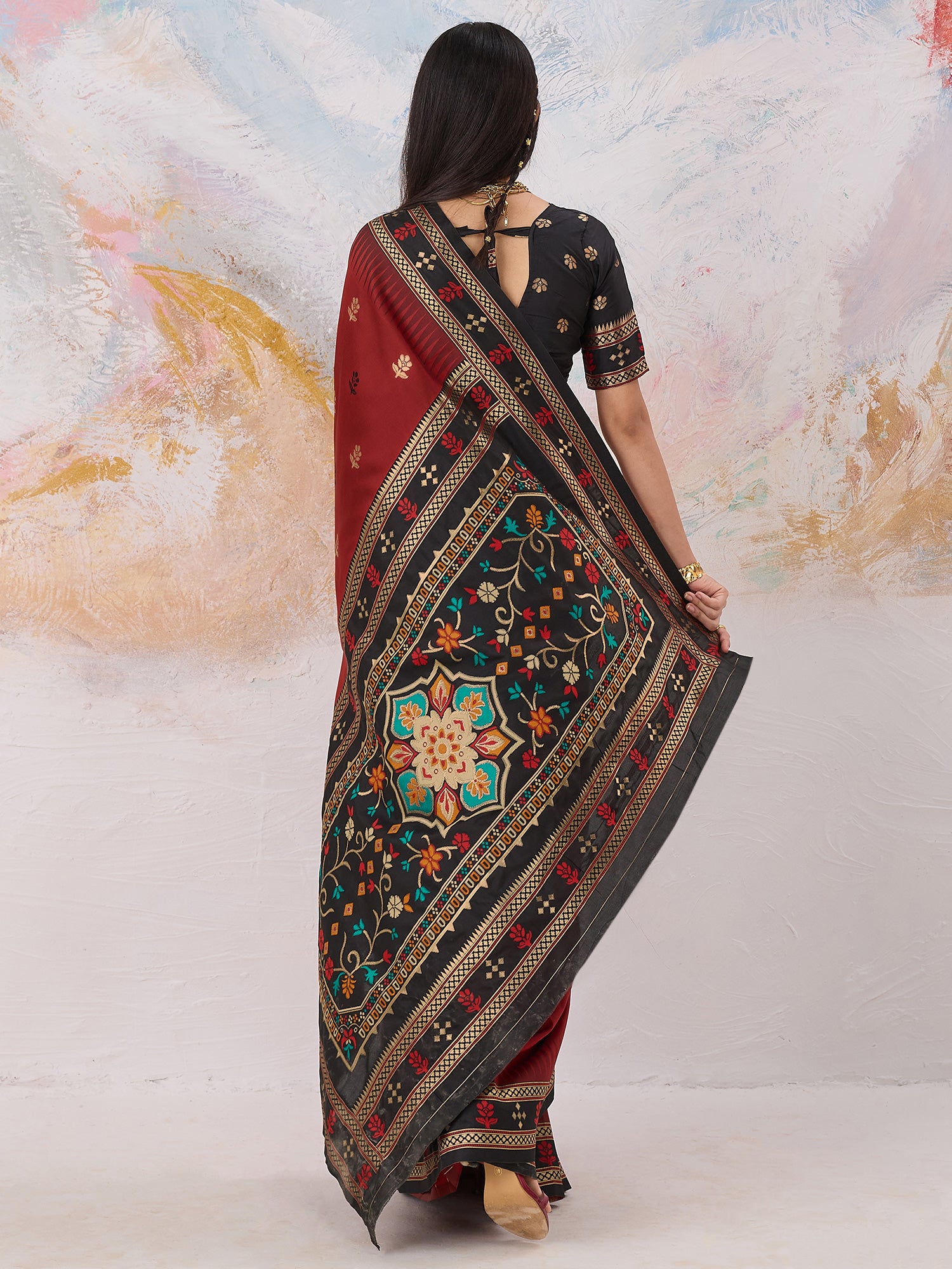 Women's Silk Blend Red Woven Design Designer Saree With Blouse Piece