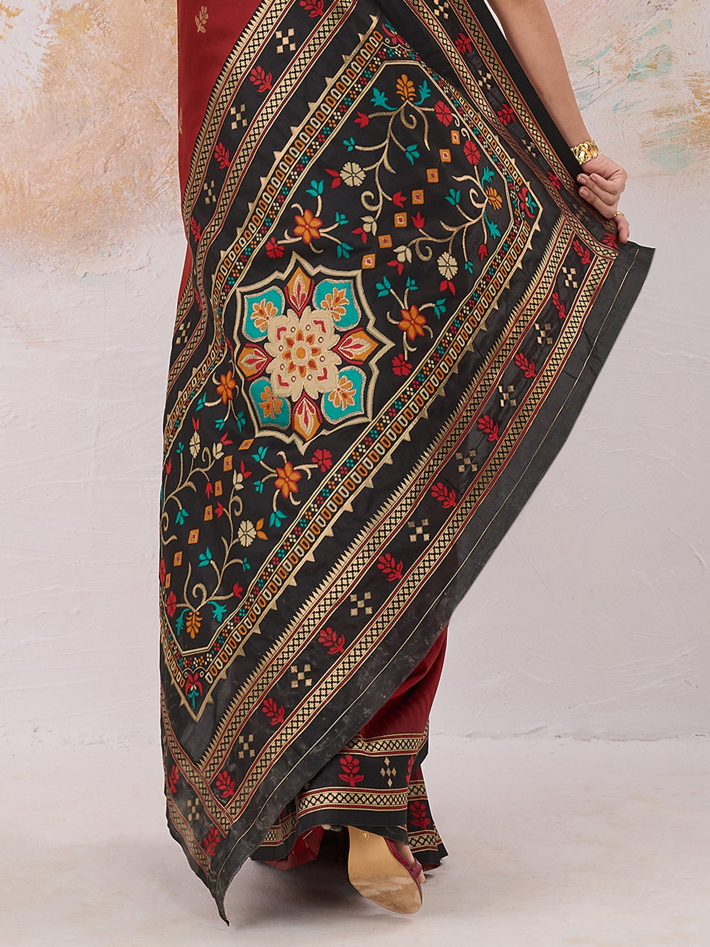 Women's Silk Blend Red Woven Design Designer Saree With Blouse Piece