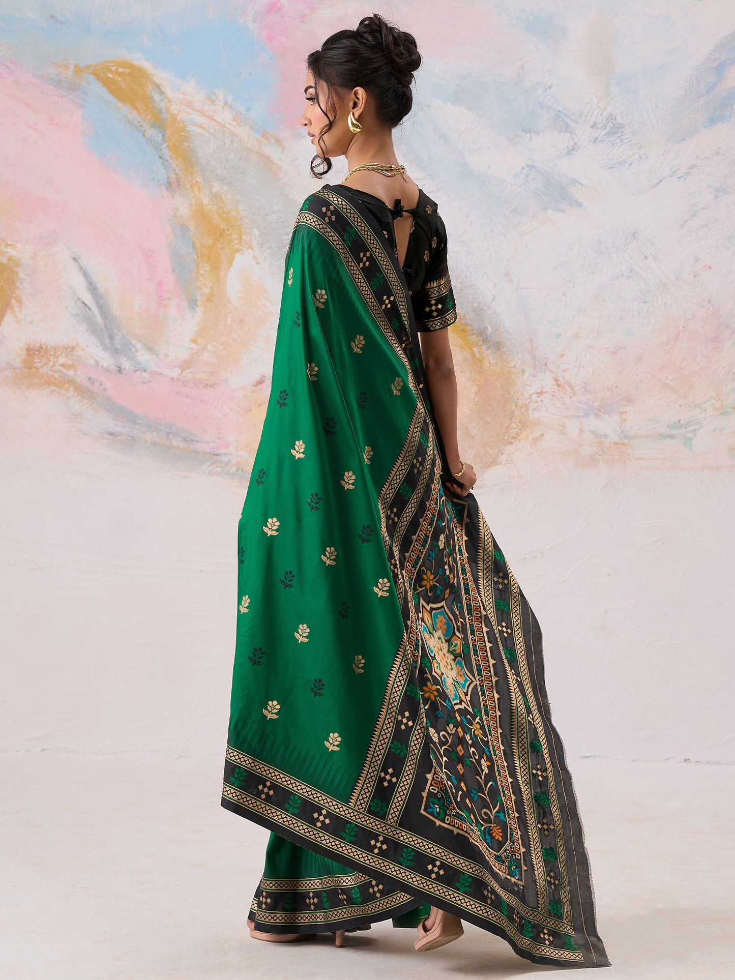 Women's Silk Blend Green Woven Design Designer Saree With Blouse Piece