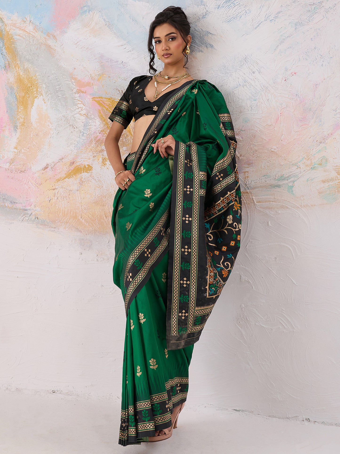 Women's Silk Blend Green Woven Design Designer Saree With Blouse Piece