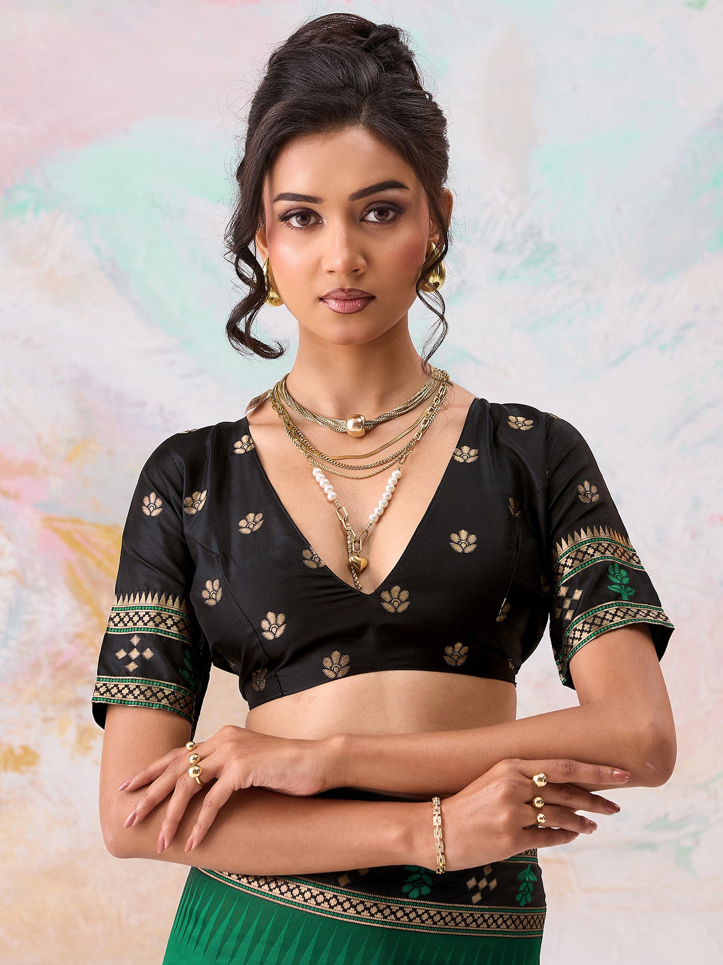 Women's Silk Blend Green Woven Design Designer Saree With Blouse Piece