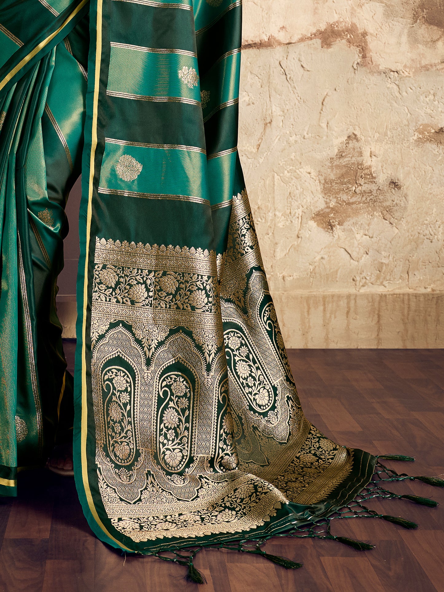 Women's Satin Green Woven Design Designer Saree With Blouse Piece