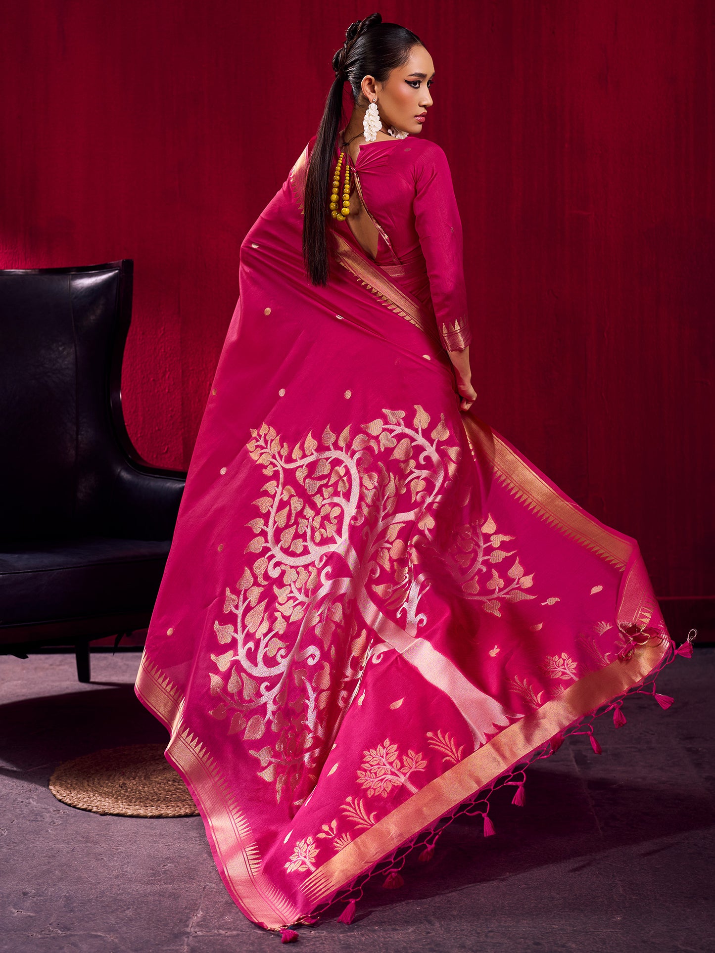 Women's Art Silk Pink Woven Design Designer Saree With Blouse Piece