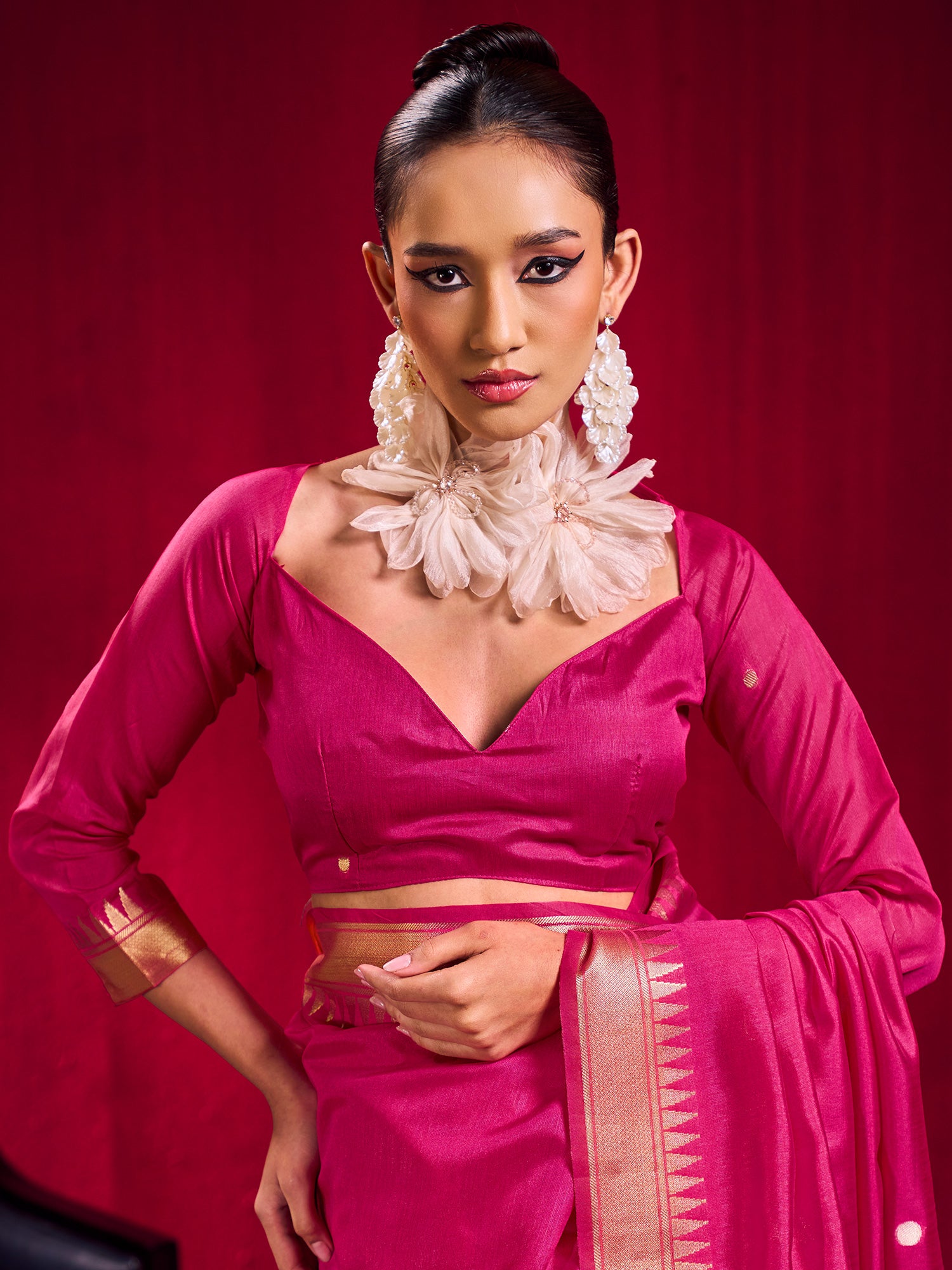 Women's Art Silk Pink Woven Design Designer Saree With Blouse Piece