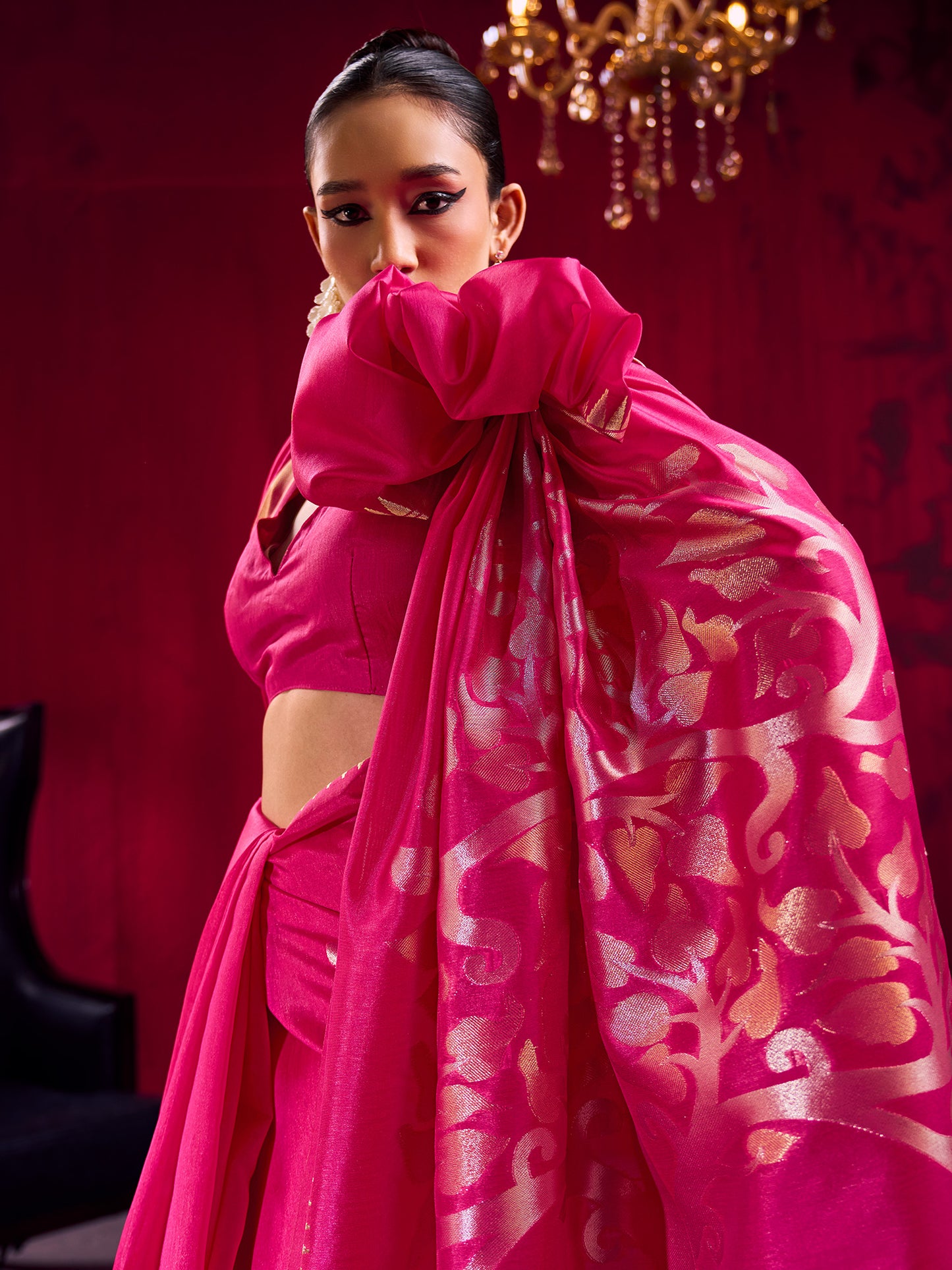 Women's Art Silk Pink Woven Design Designer Saree With Blouse Piece