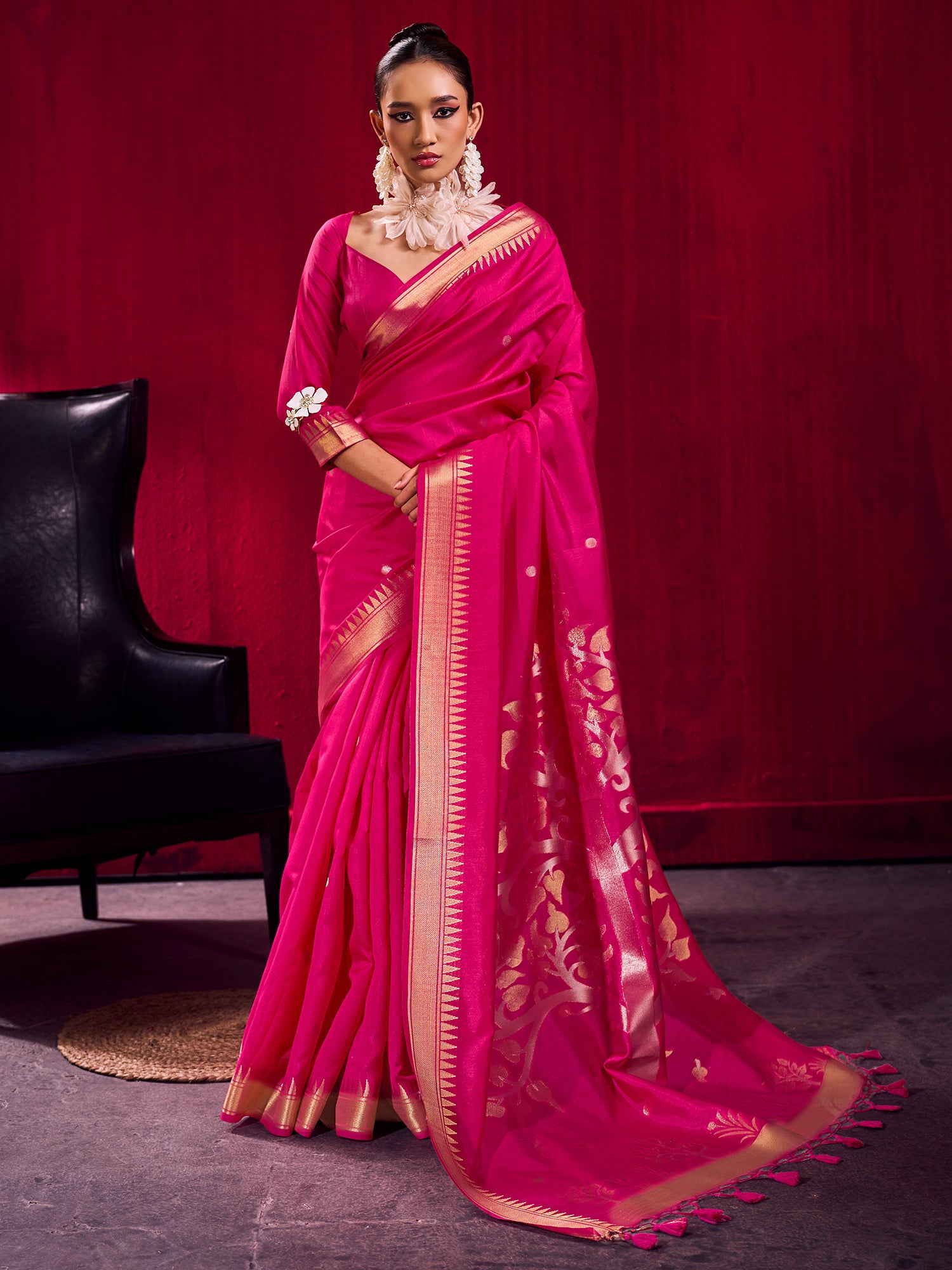 Women's Art Silk Pink Woven Design Designer Saree With Blouse Piece