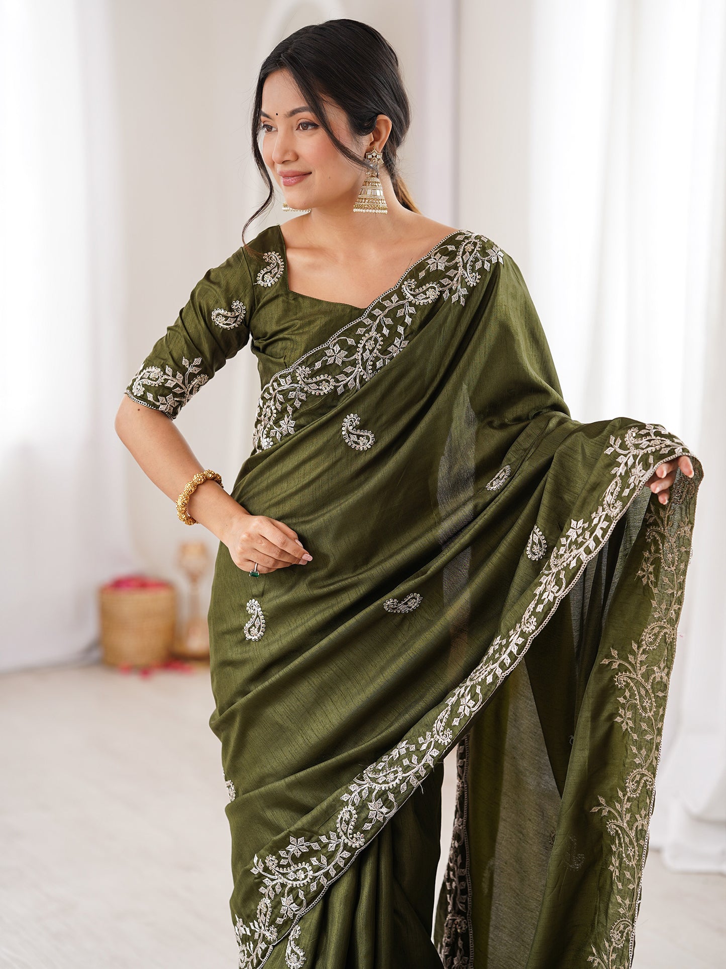 Women's Dola Silk Green Embellished Designer Saree With Blouse Piece