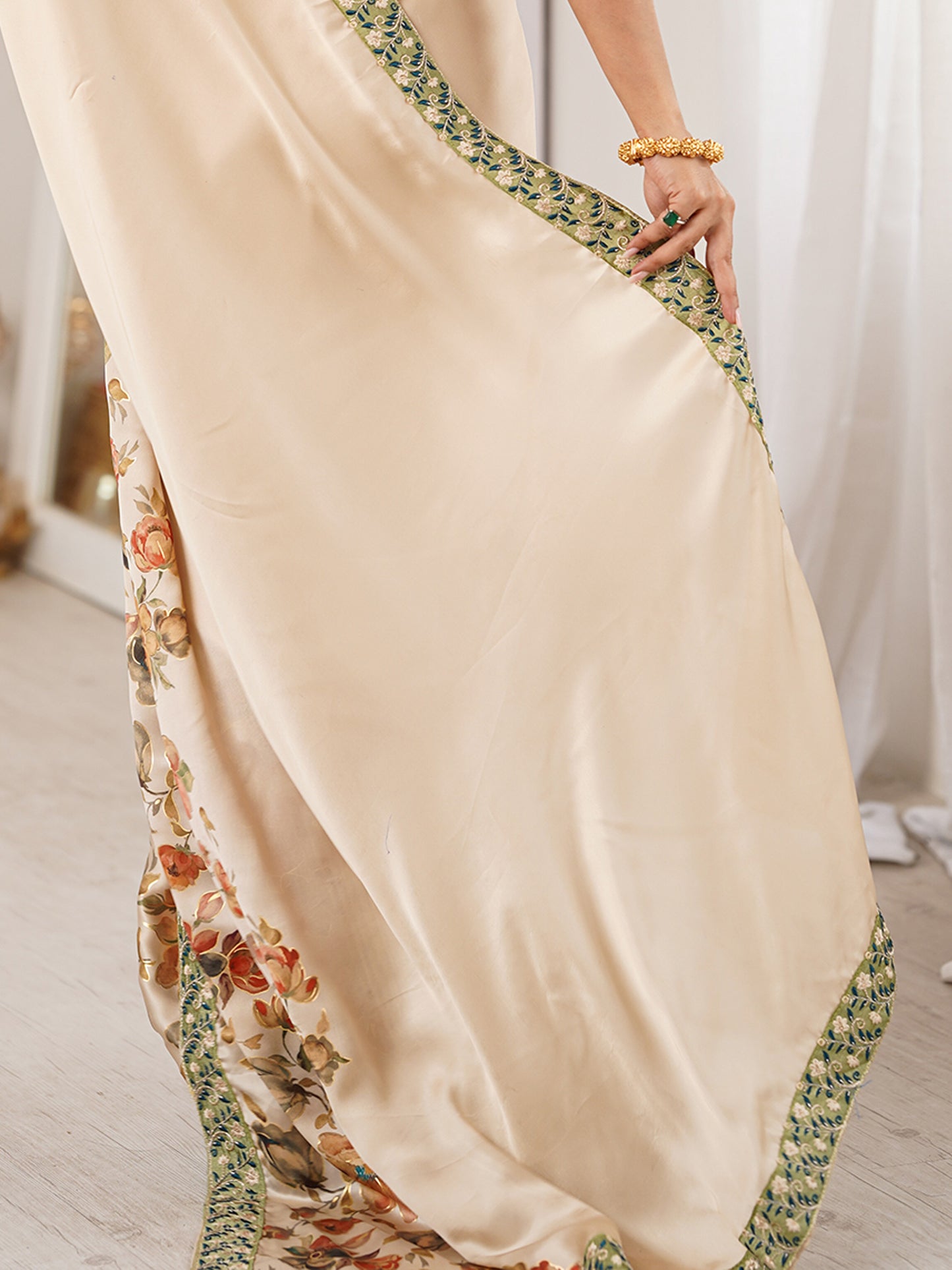 Women's Satin Cream Digital Print Designer Saree With Blouse Piece