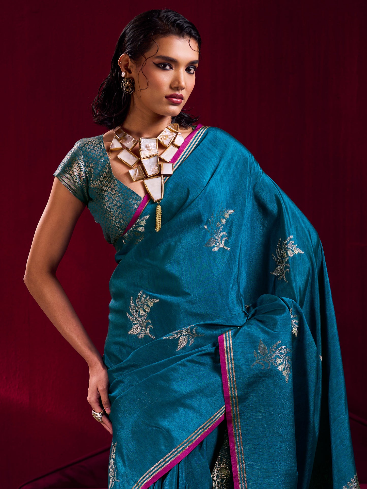 Women's Linen Teal blue Woven Design Designer Saree With Blouse Piece