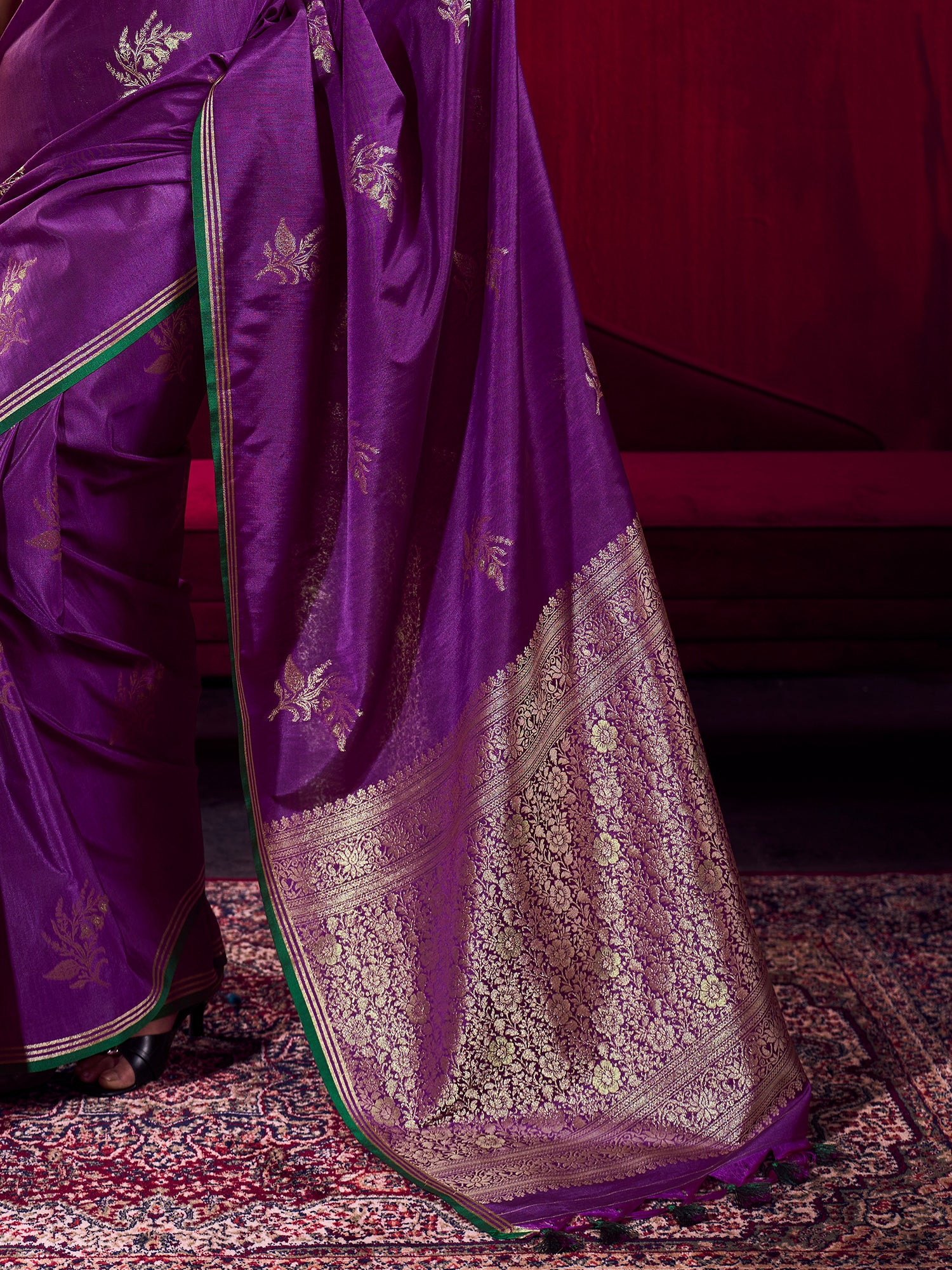 Women's Linen Purple Woven Design Designer Saree With Blouse Piece
