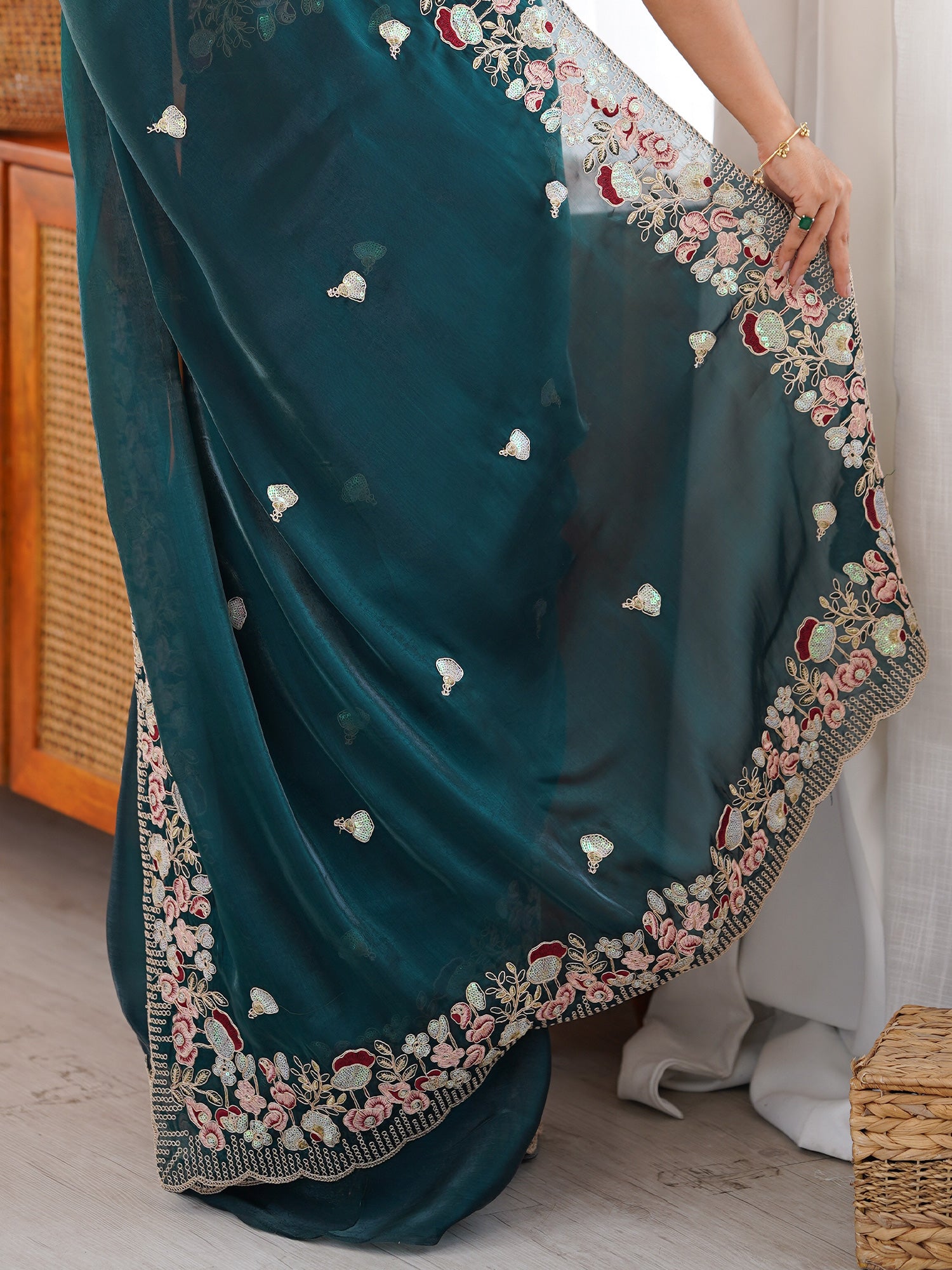 Women's Organza Teal green Embellished Designer Saree With Blouse Piece