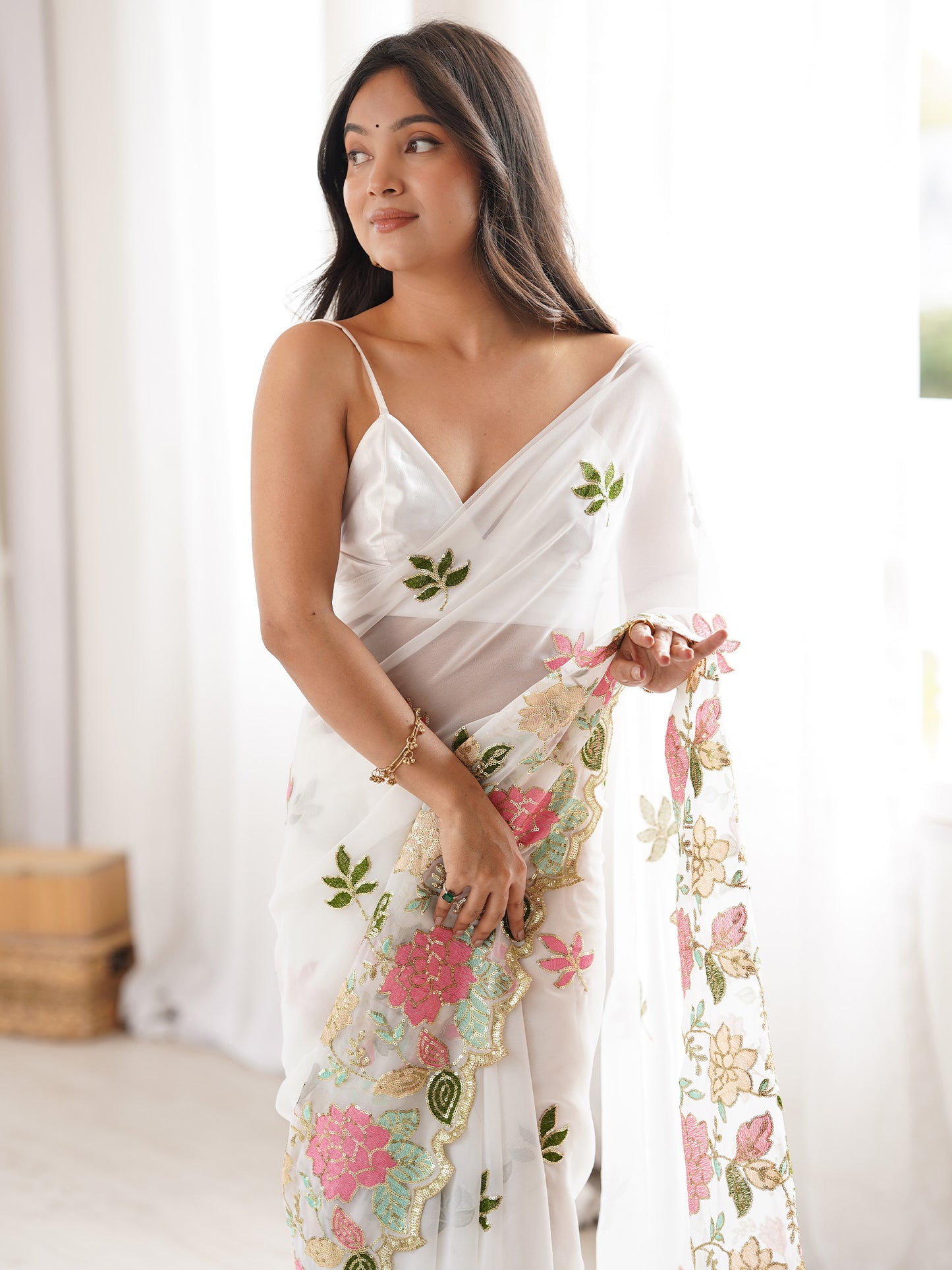 Women's Georgette White Embellished Designer Saree With Blouse Piece