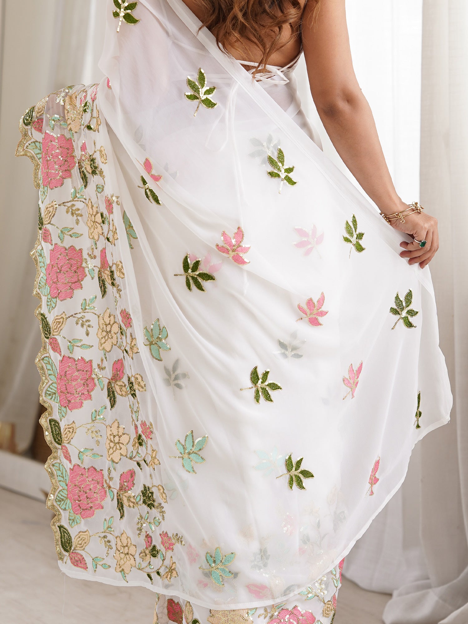 Women's Georgette White Embellished Designer Saree With Blouse Piece