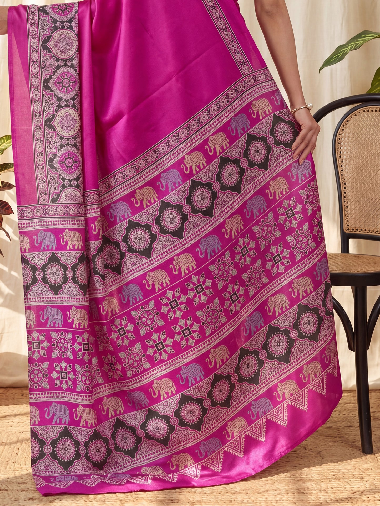 Women's Satin Magenta Printed Designer Saree With Blouse Piece