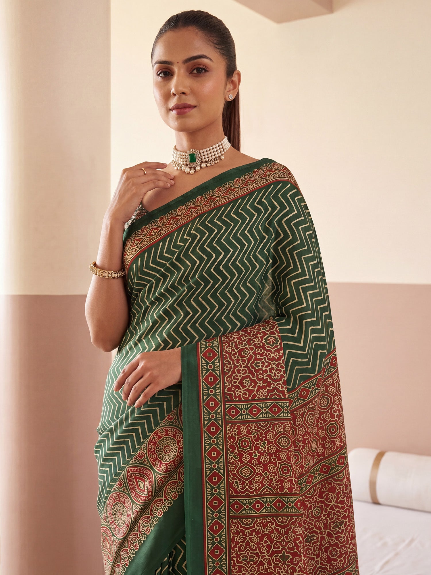 Women's Satin Green Printed Designer Saree With Blouse Piece