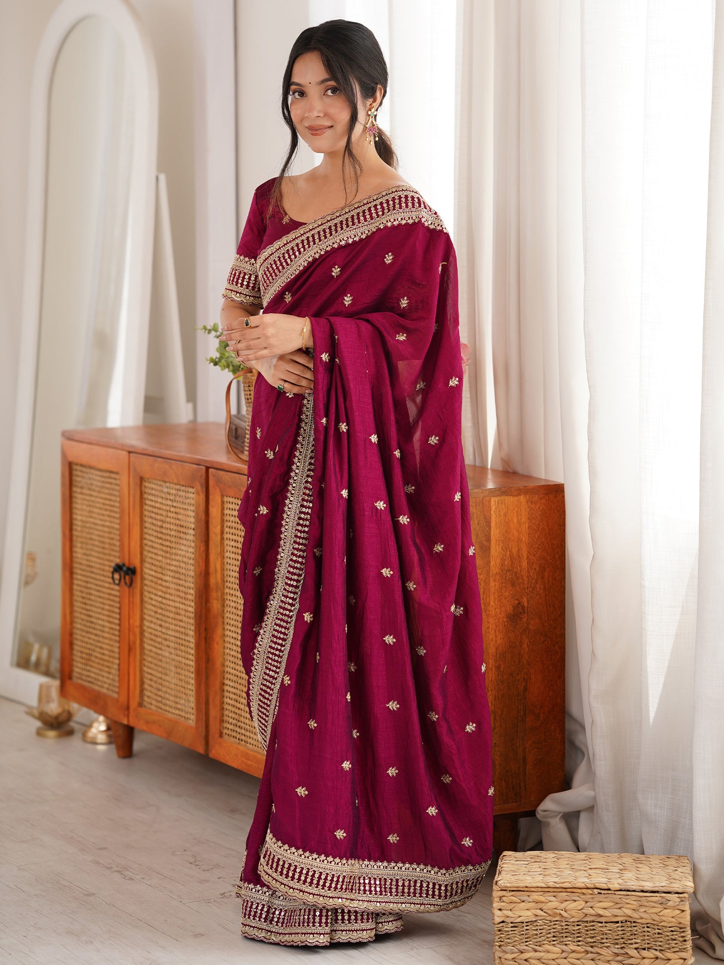 Women's Vichitra Silk Magenta Zari Embroidered Designer Saree With Blouse Piece