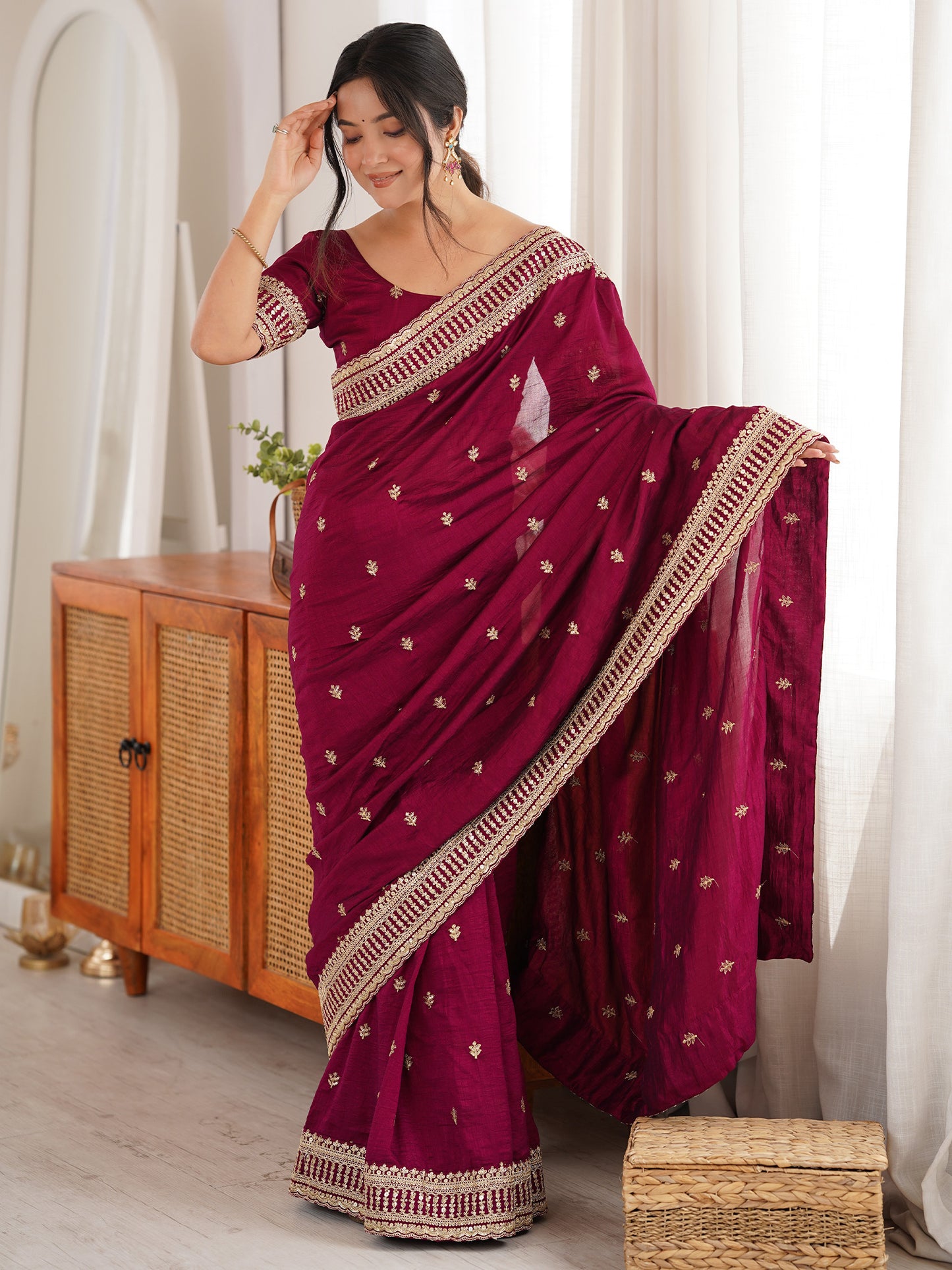 Women's Vichitra Silk Magenta Zari Embroidered Designer Saree With Blouse Piece