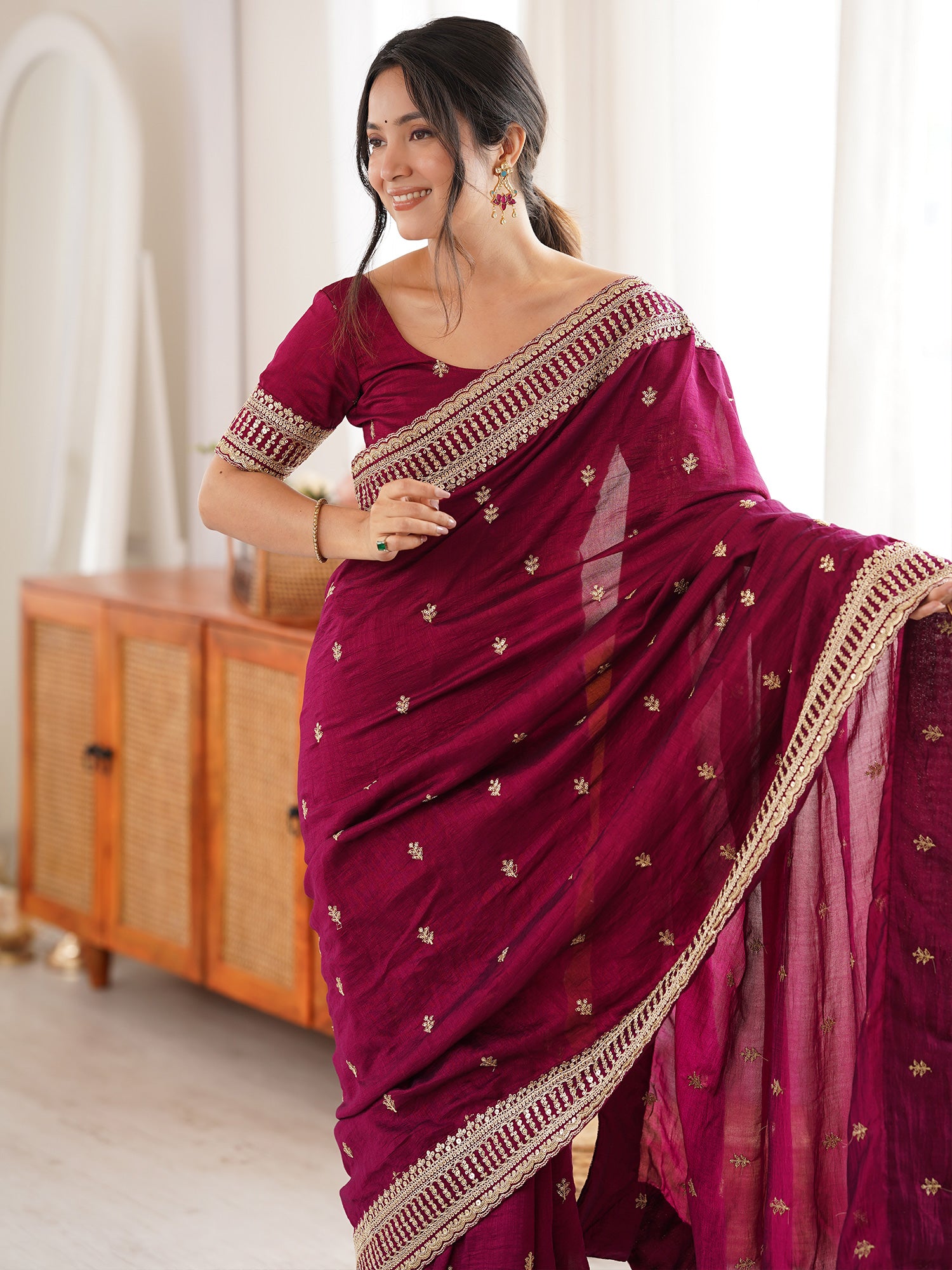 Women's Vichitra Silk Magenta Zari Embroidered Designer Saree With Blouse Piece
