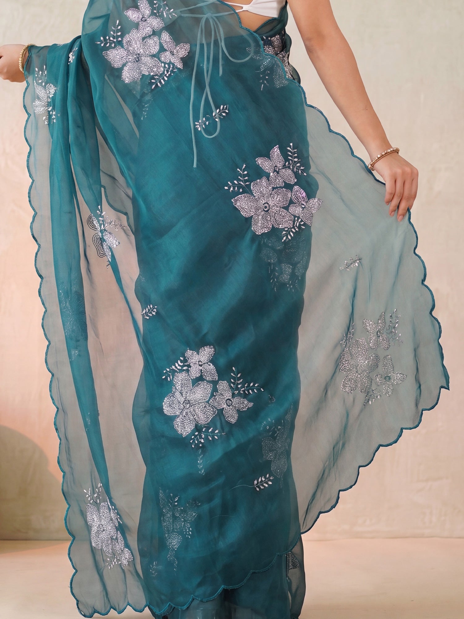 Women's Organza Teal blue Embellished Designer Saree With Blouse Piece