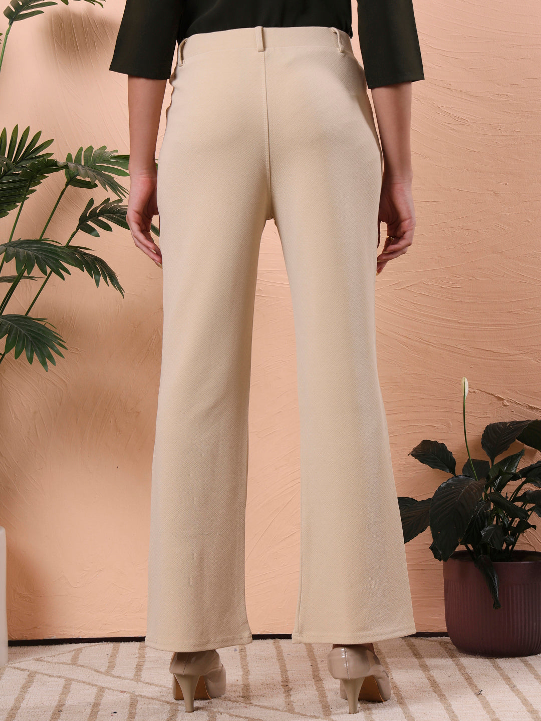 women relaxed regular fit formal trousers 3