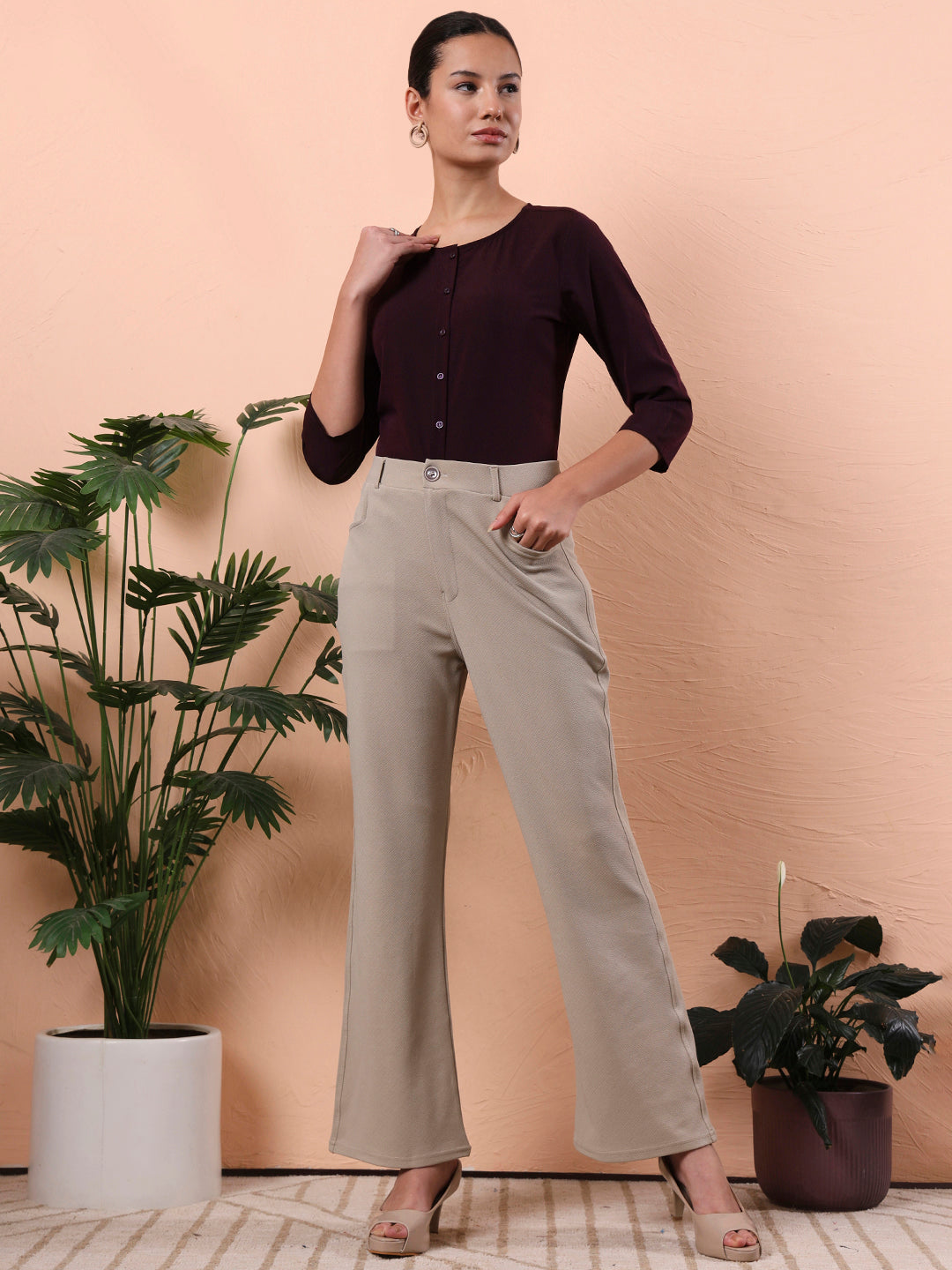 women relaxed regular fit formal trousers 3
