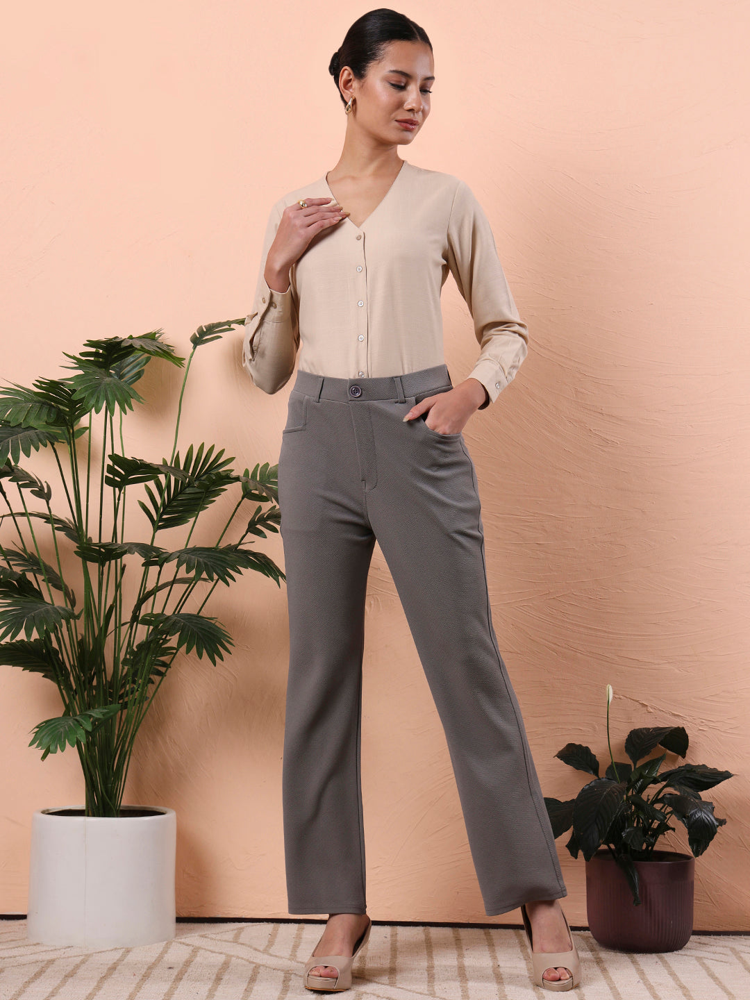 women relaxed regular fit formal trousers 3