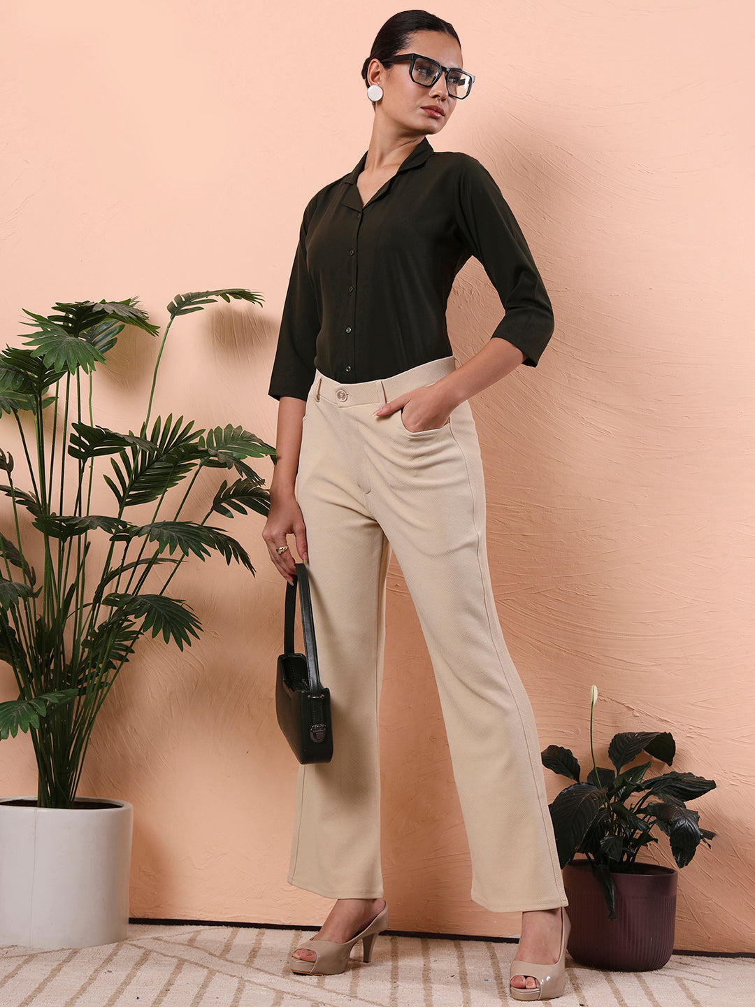 women relaxed regular fit formal trousers 3