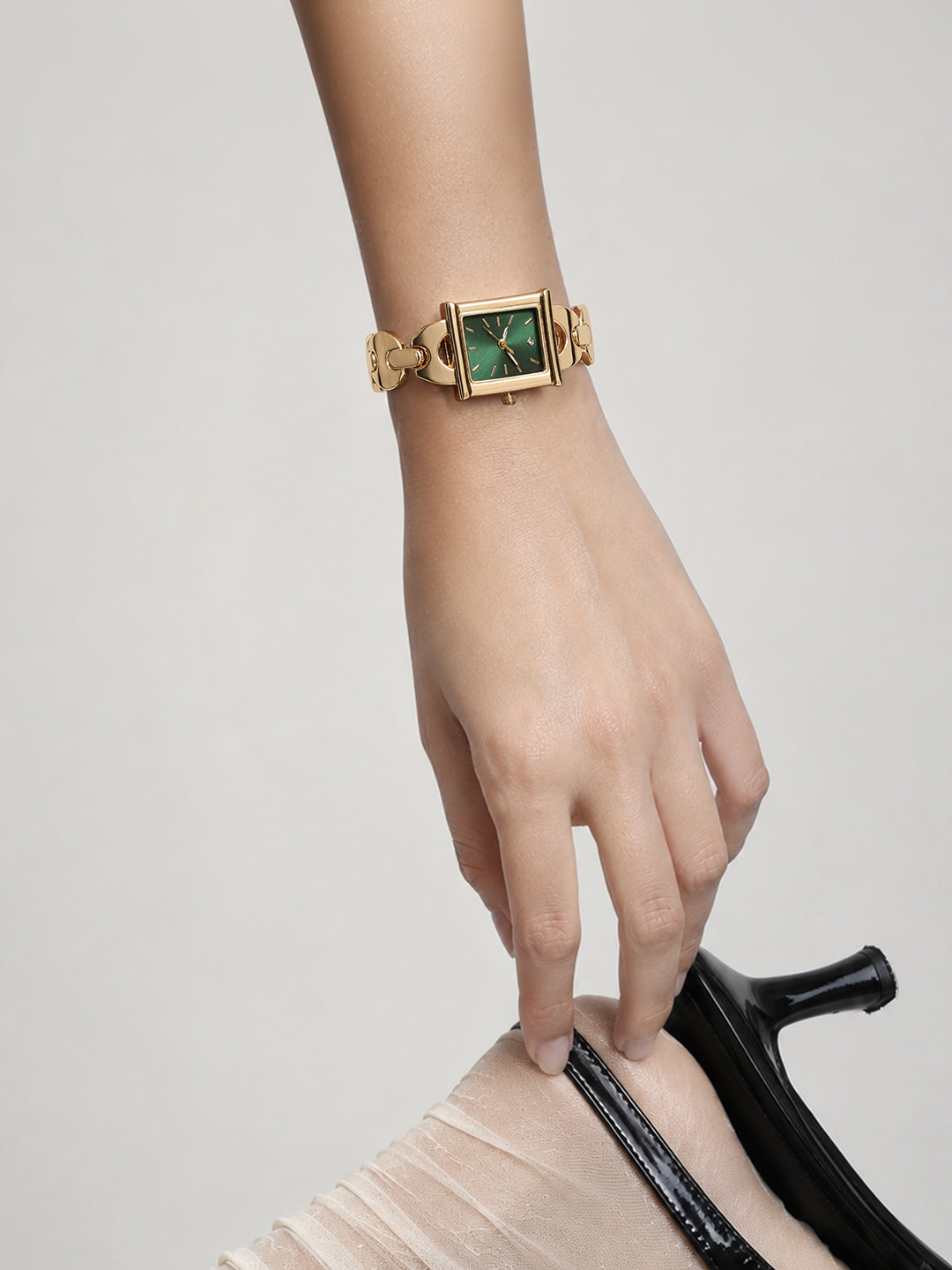 The Victoria Rectangle Watch - Gold